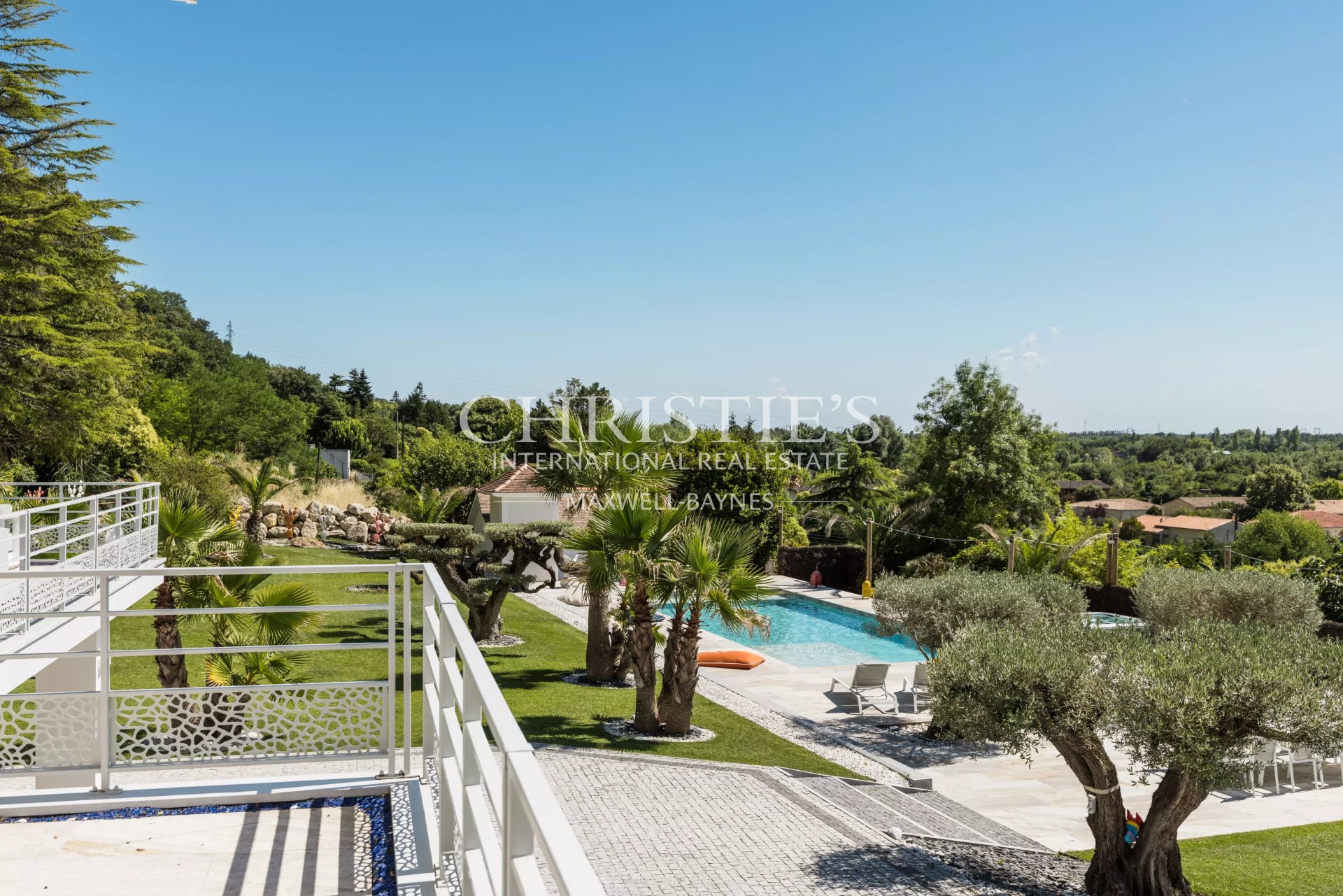 9 Bedroom Villa/Townhouse's Image 15