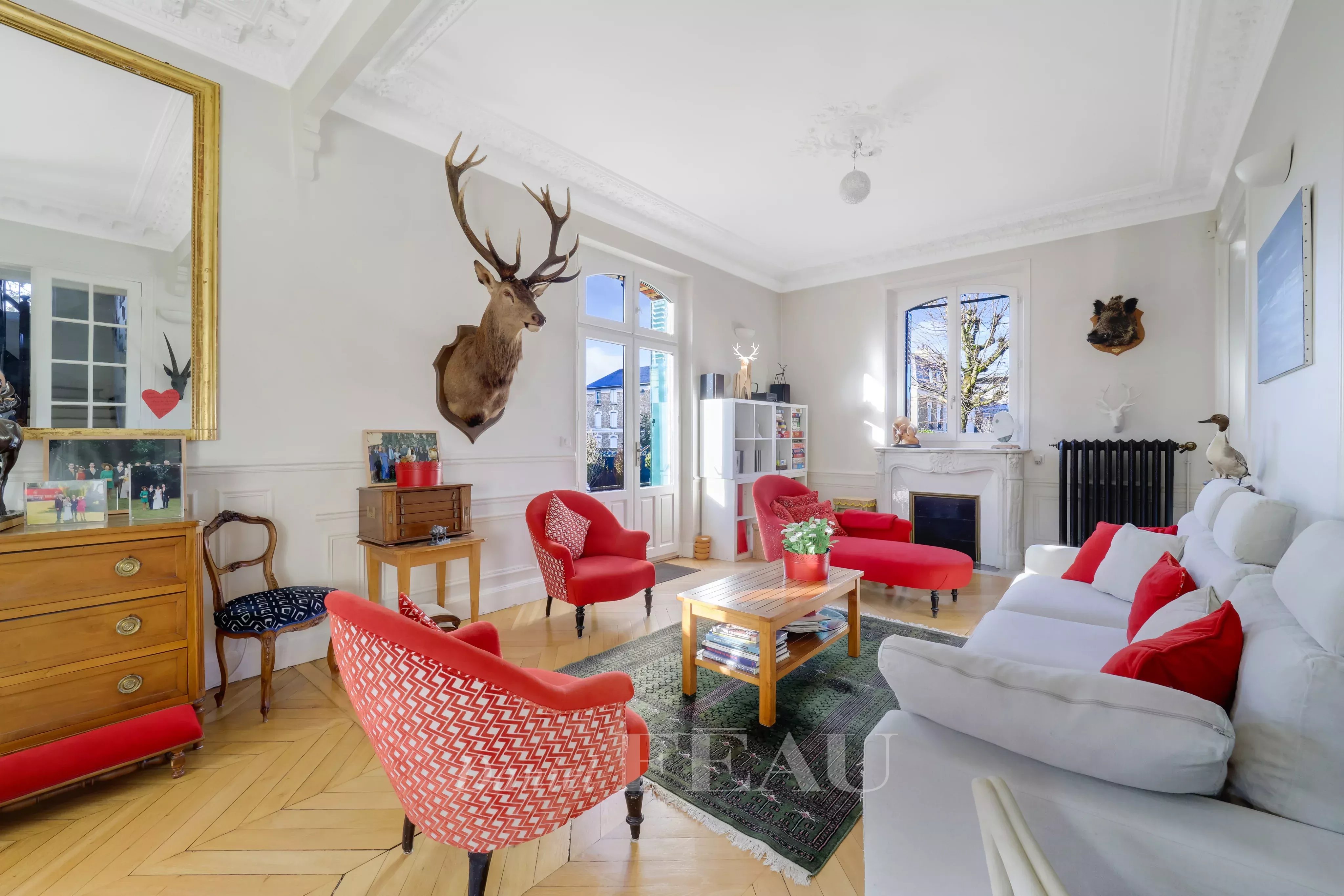 Versailles Glatigny – An 8-bed family home with a garden