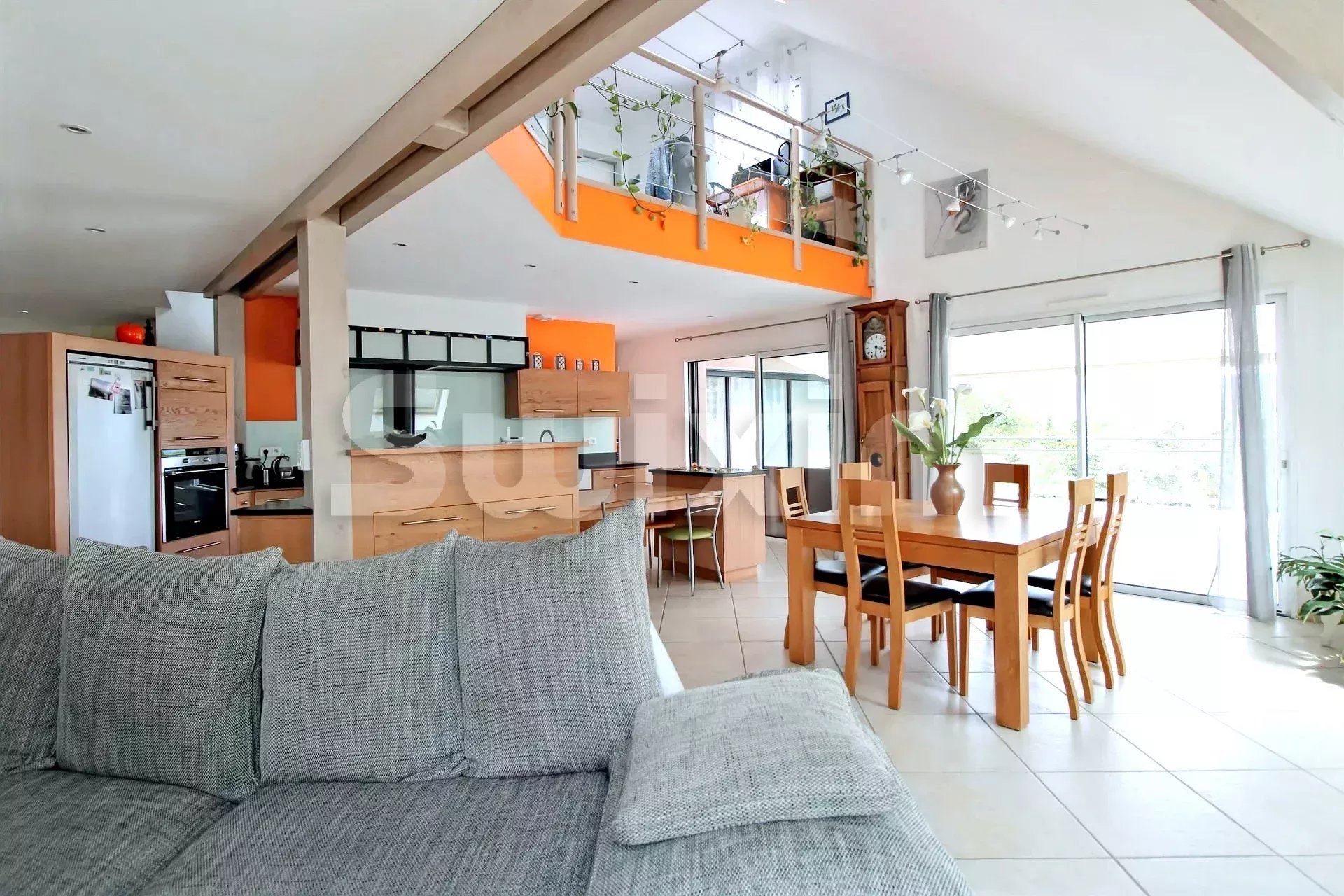 Agence immobilière de 