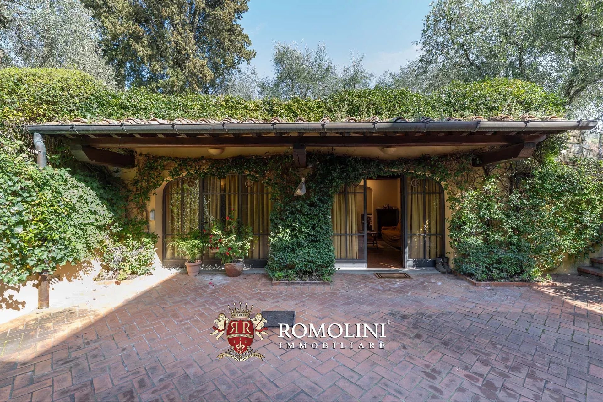 10 Bedroom Villa/Townhouse's Image 98