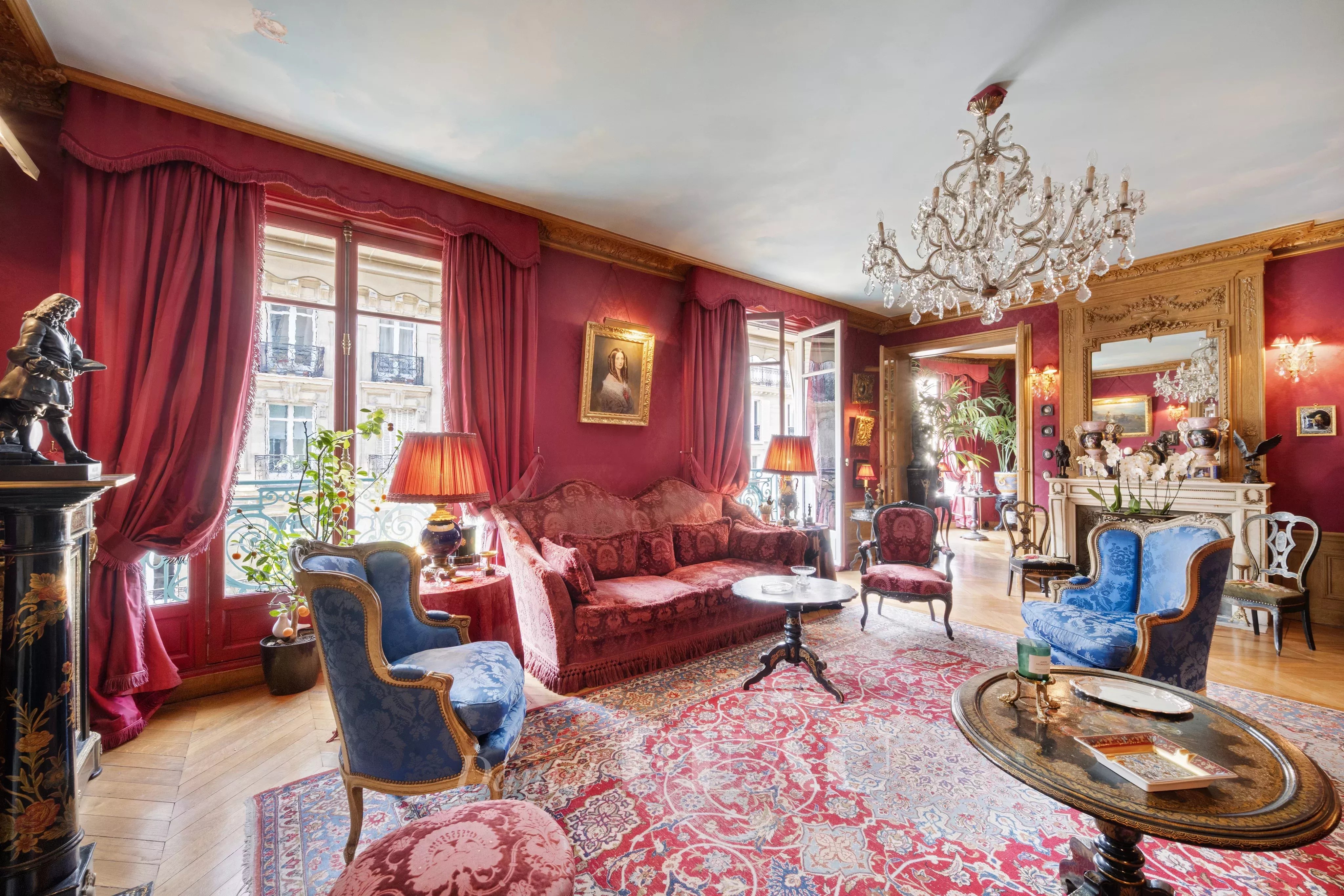Paris 4th District – An elegant 3-bed apartment