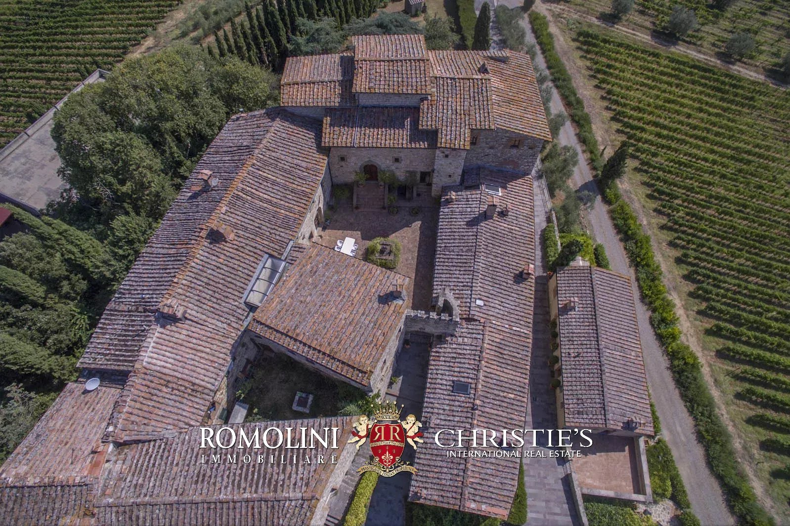 20 Bedroom Vineyard's Image 14