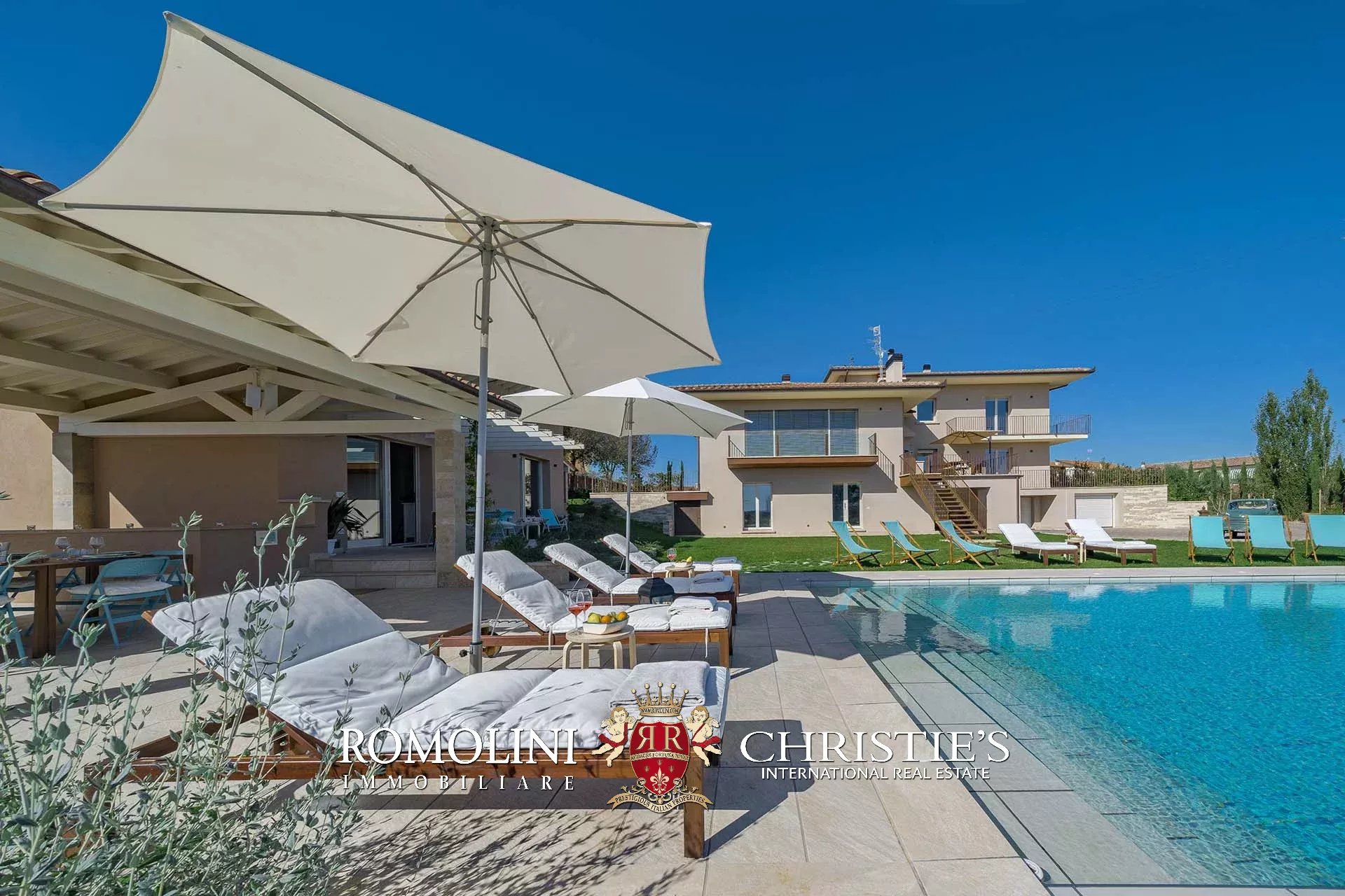 7 Bedroom Villa/Townhouse's Image 12