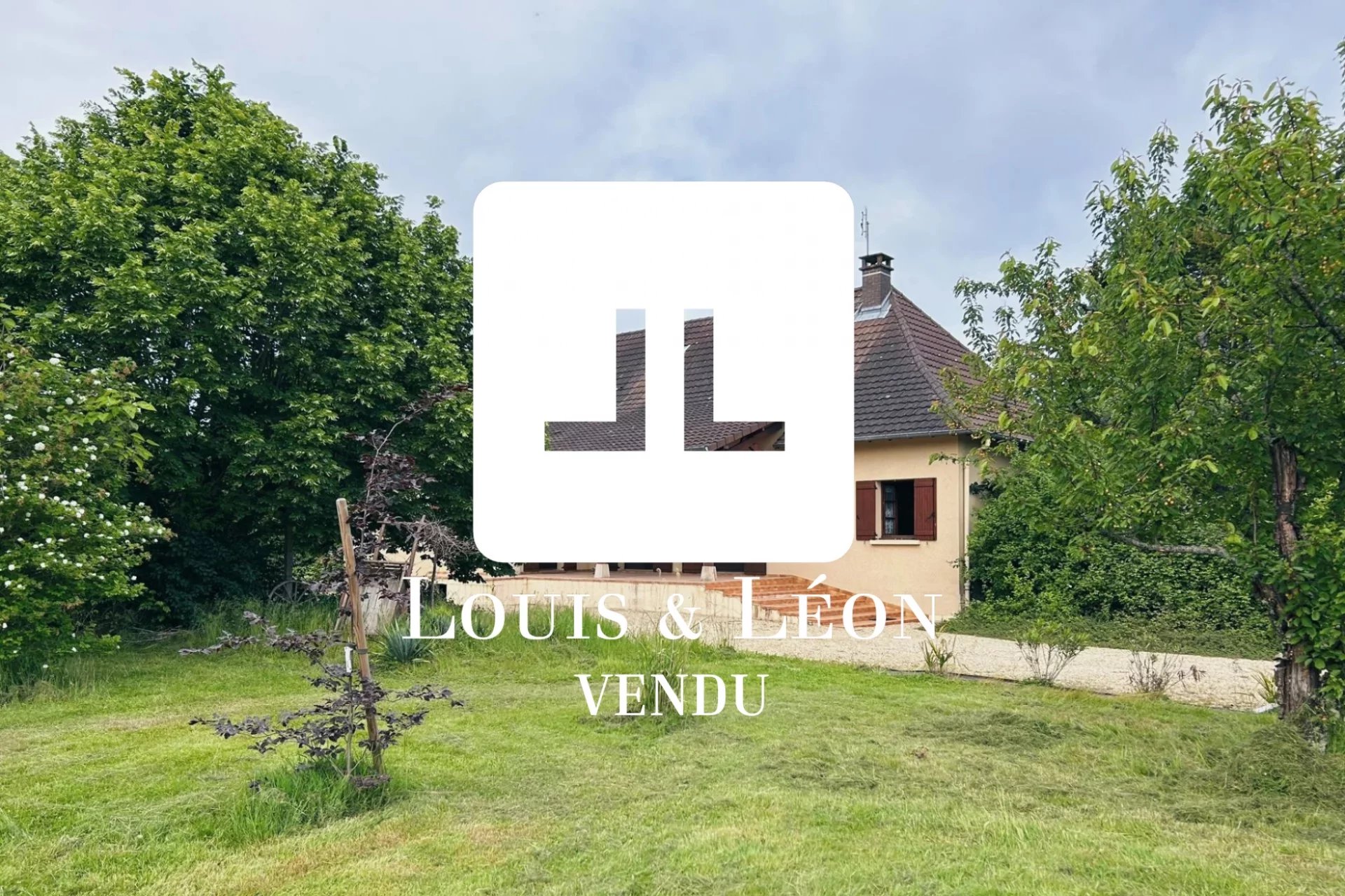 SOUS OFFRE -  Maison avec terrain 4850m2 - Proche Tournus