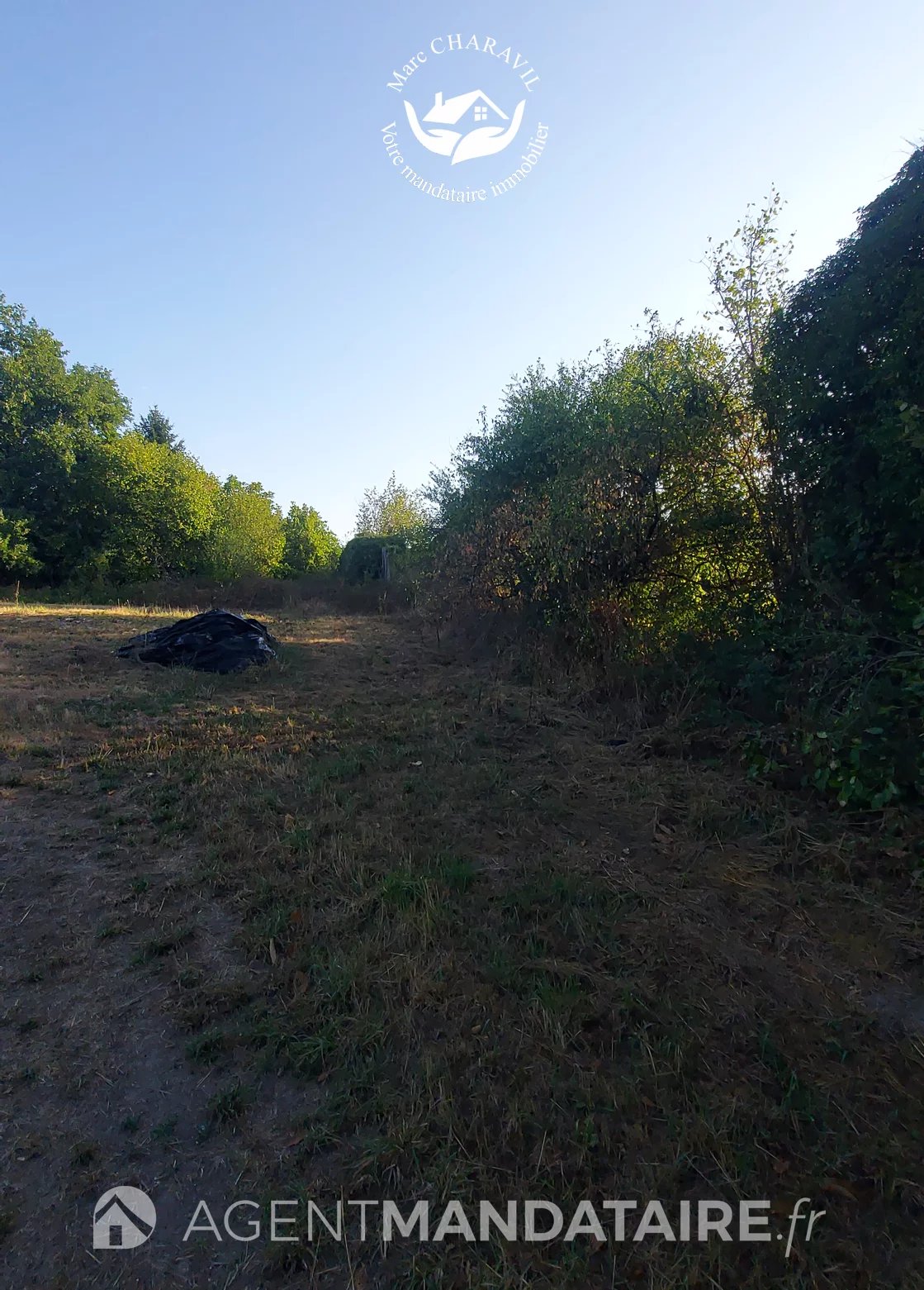 Terrain constructible 1 292 m² + grange 140 m² – Orléat — photo 5