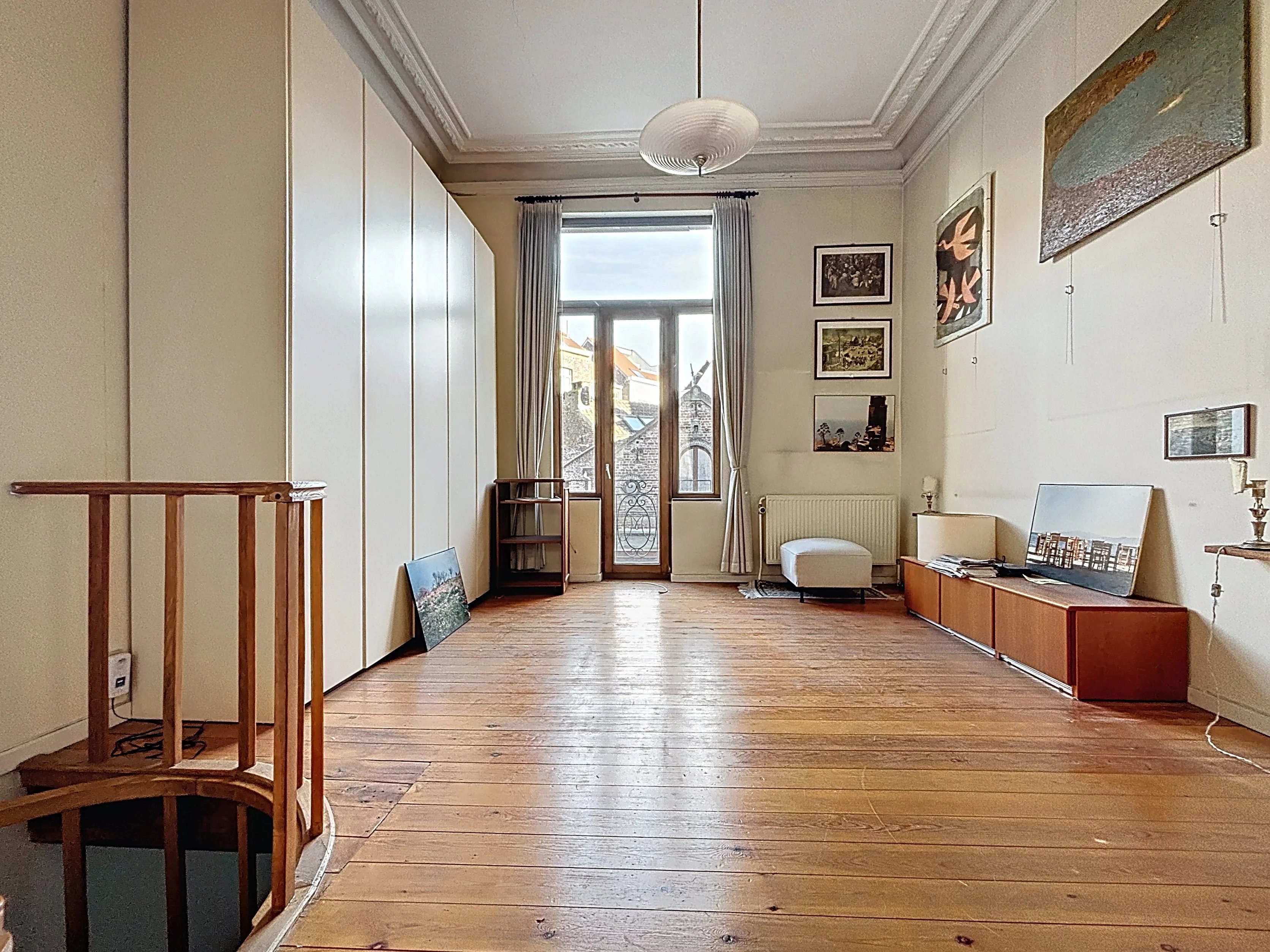 Large and elegant Brussels house with rear house