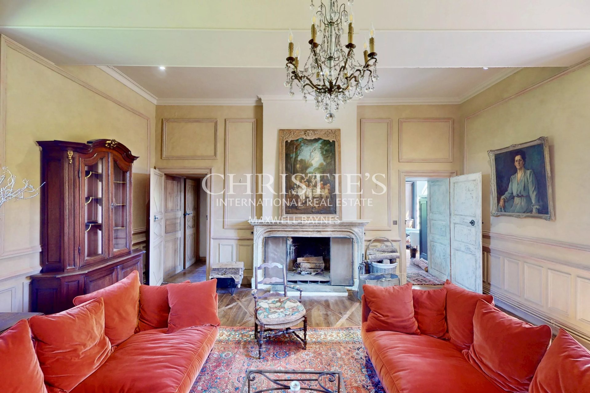 6 Bedroom Chateau's Image 7