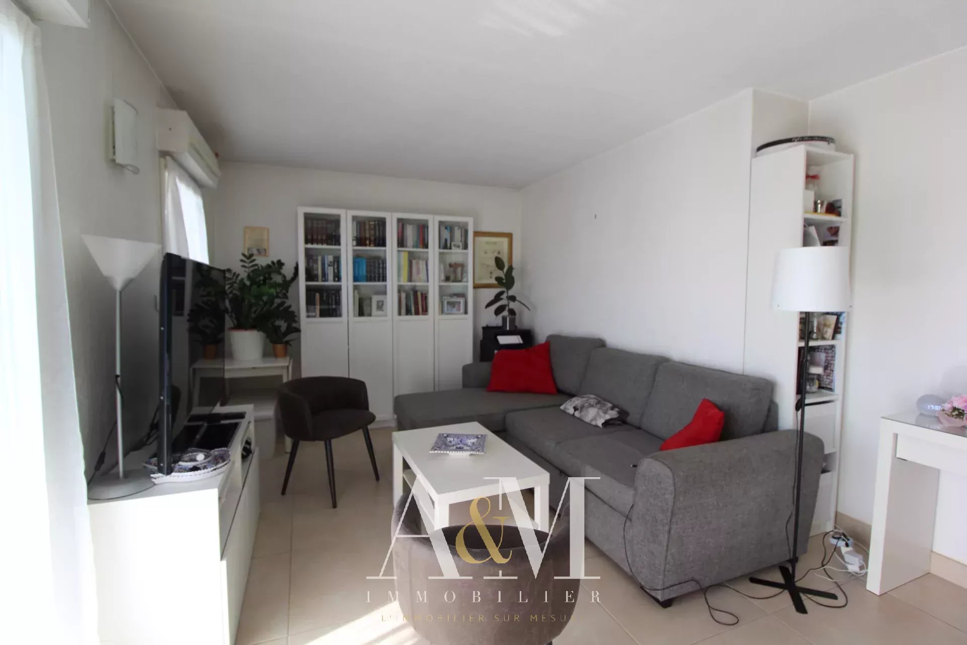 Bel Appartement à Vendre à Castelnau-le-Lez : 47m² avec Terrasse de 15m², quartier Pompignane