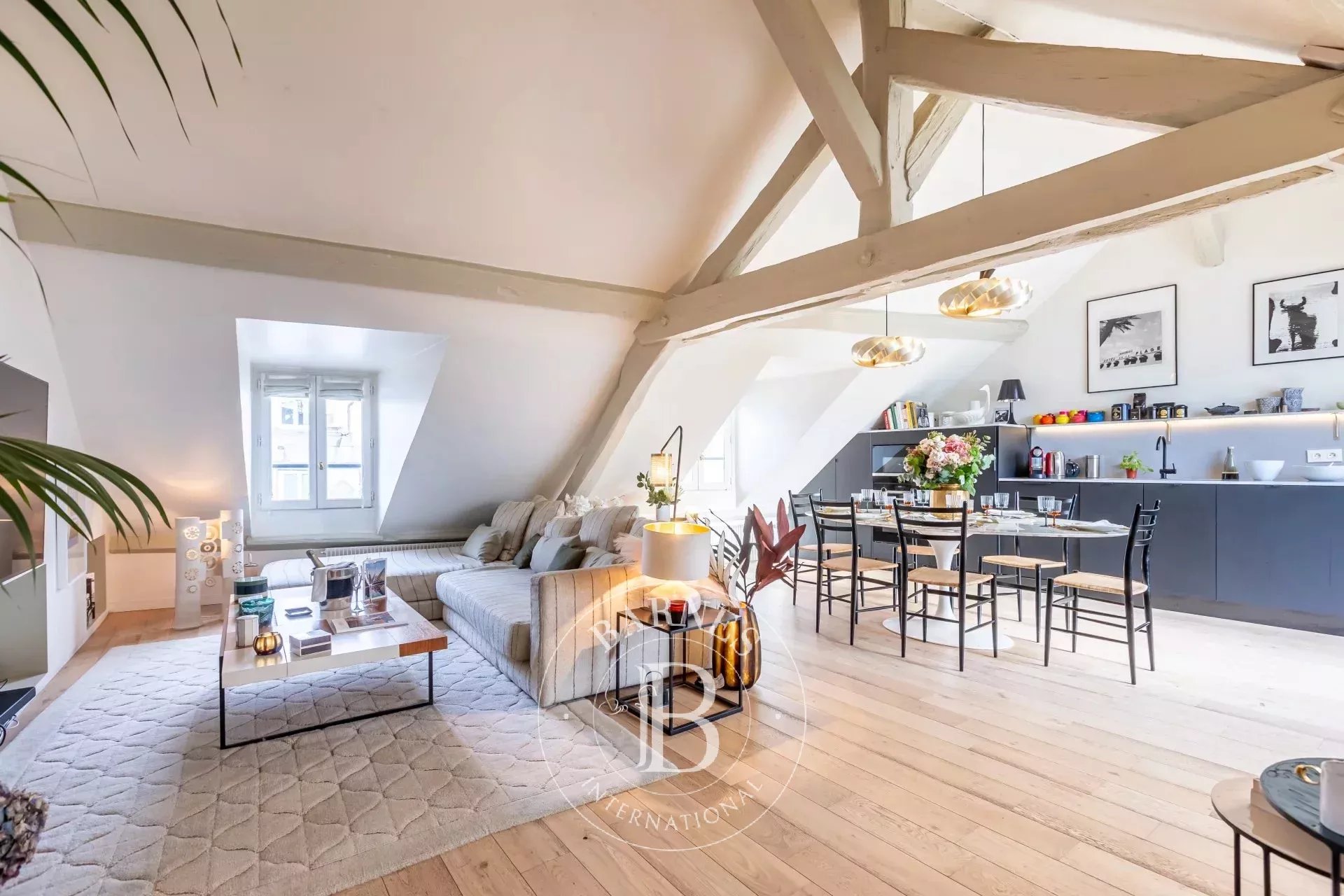 Appartement Paris 75001  -  ref 85259262 (picture 1)