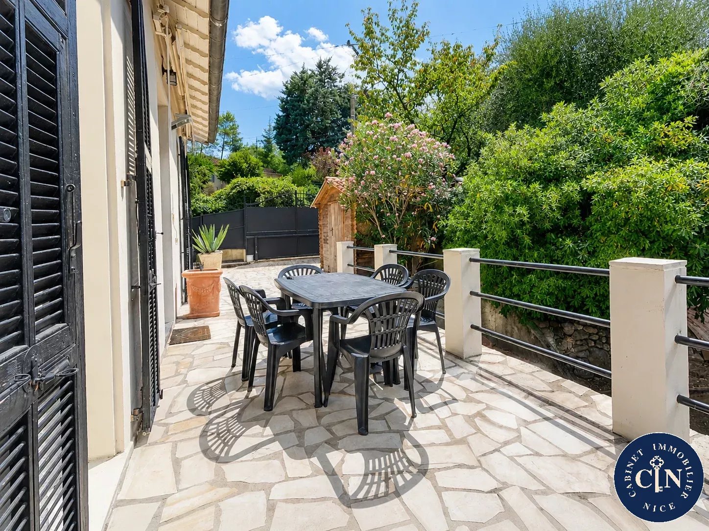 5 pièces 115 m² - Piscine poutres apparentes - Peille — photo 3