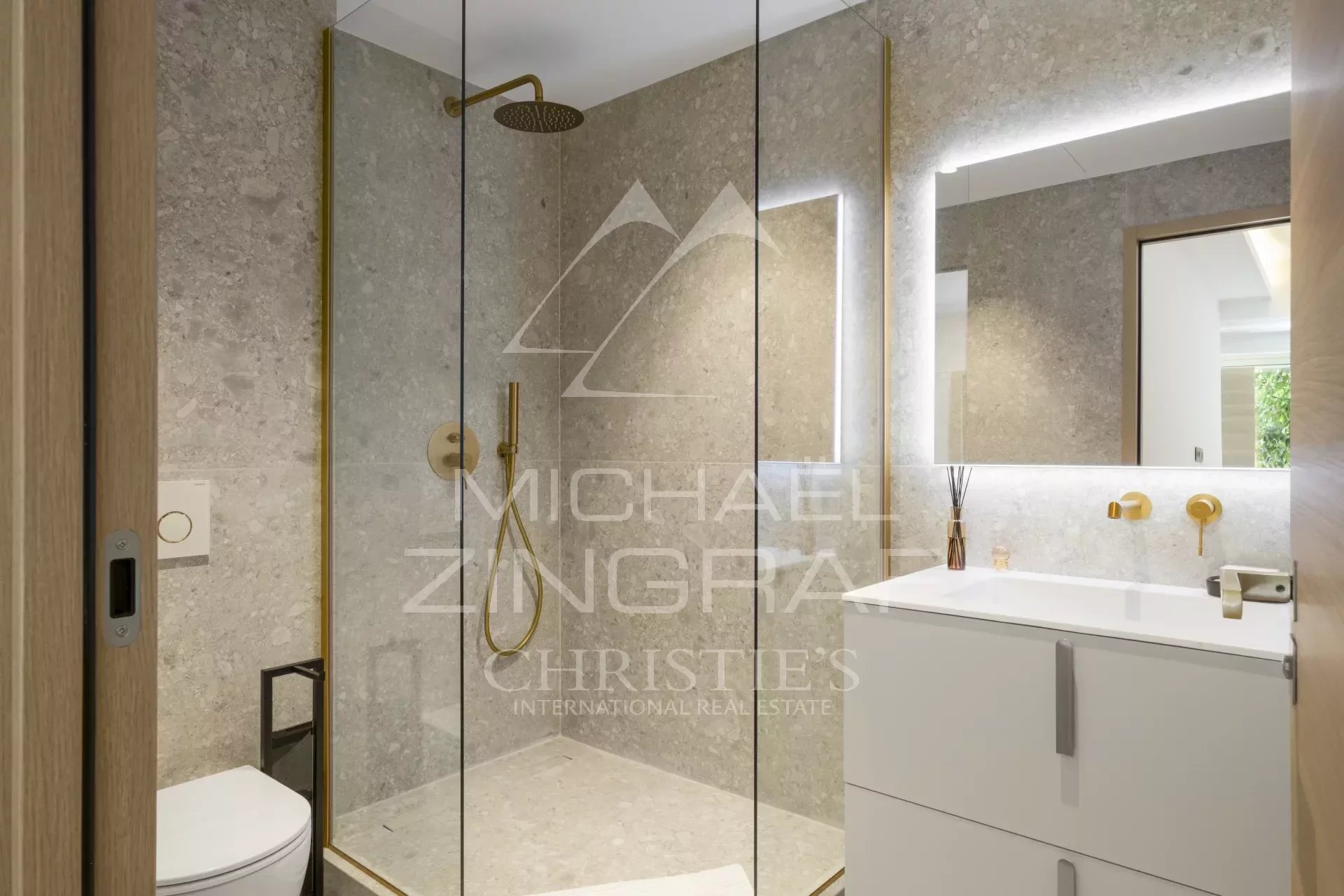 4 Bedroom Apartment/Flat's Image 11