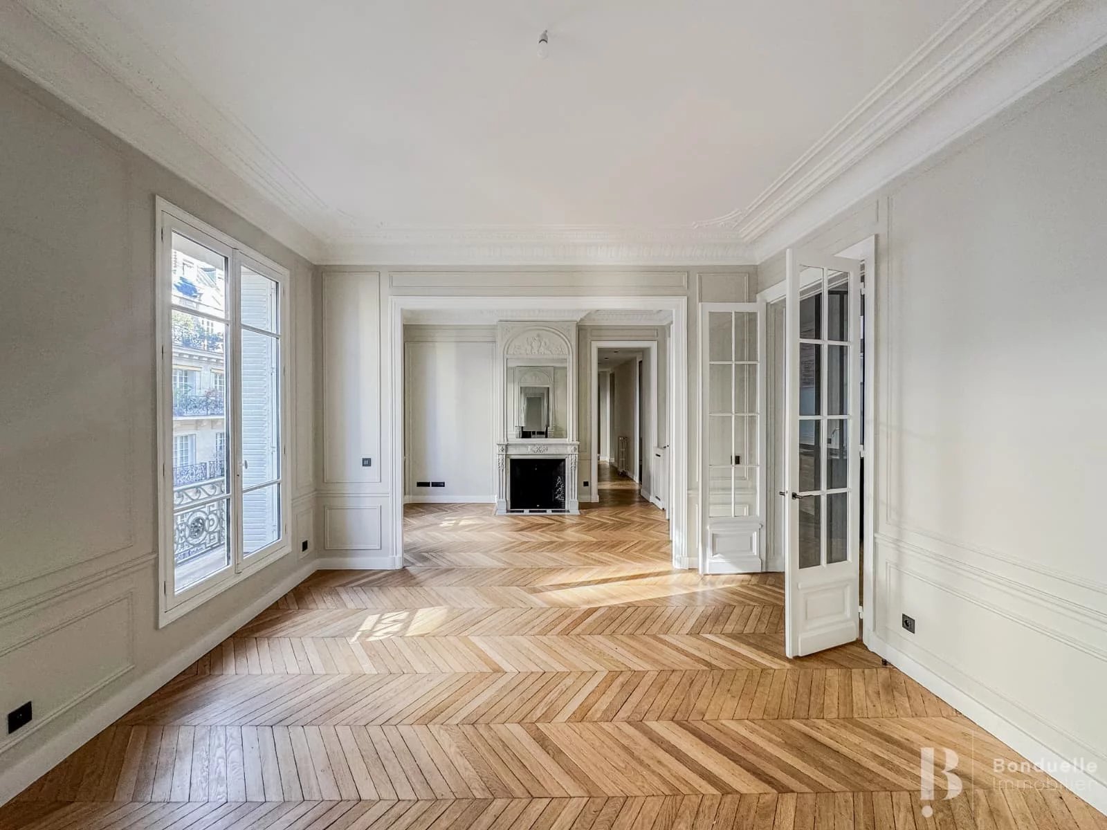 PARIS XVIIe - RUE VILLARET DE JOYEUSE - A LOUER VIDE - 4 PIECES - 3e ETAGE - 120 M2