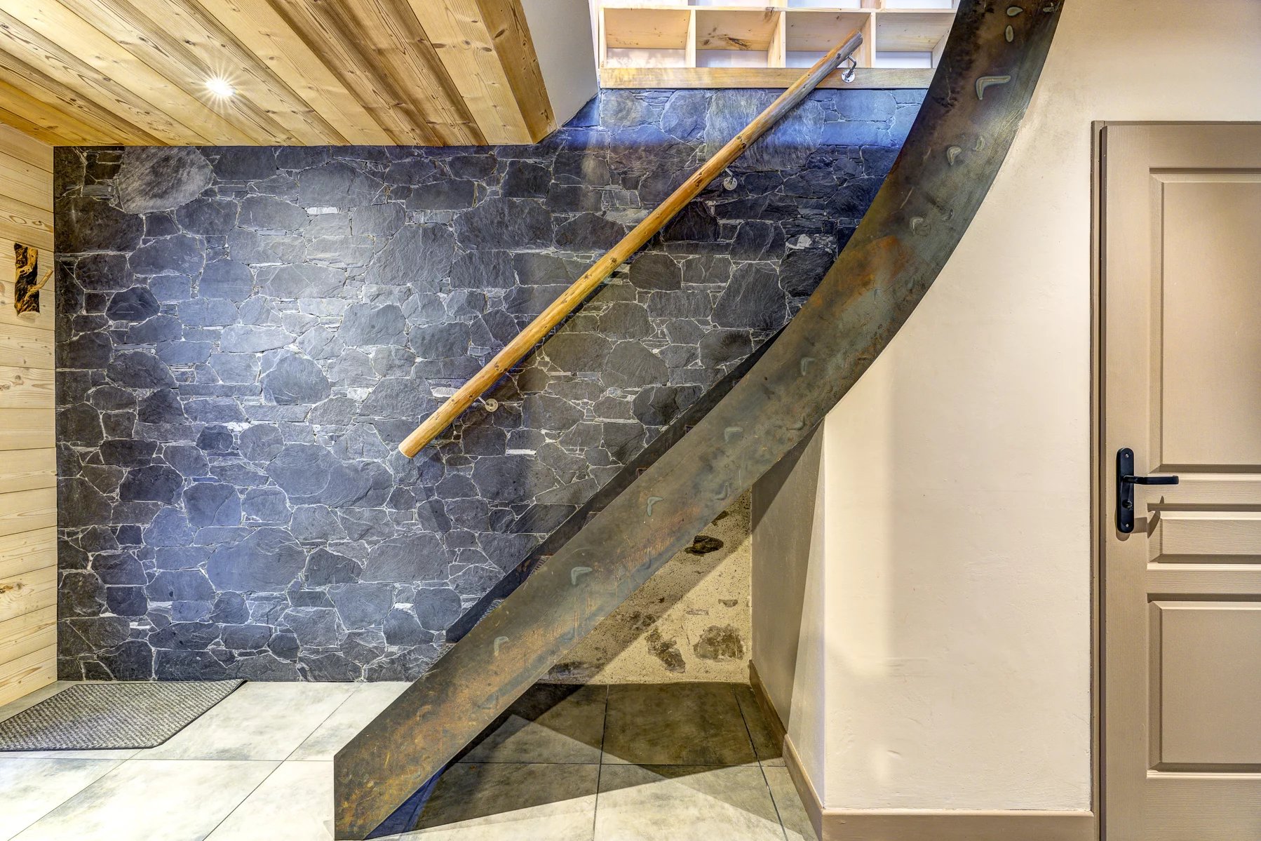 Photo of MORZINE - A fully-renovated, 3-bedroom apartment close to Morzine