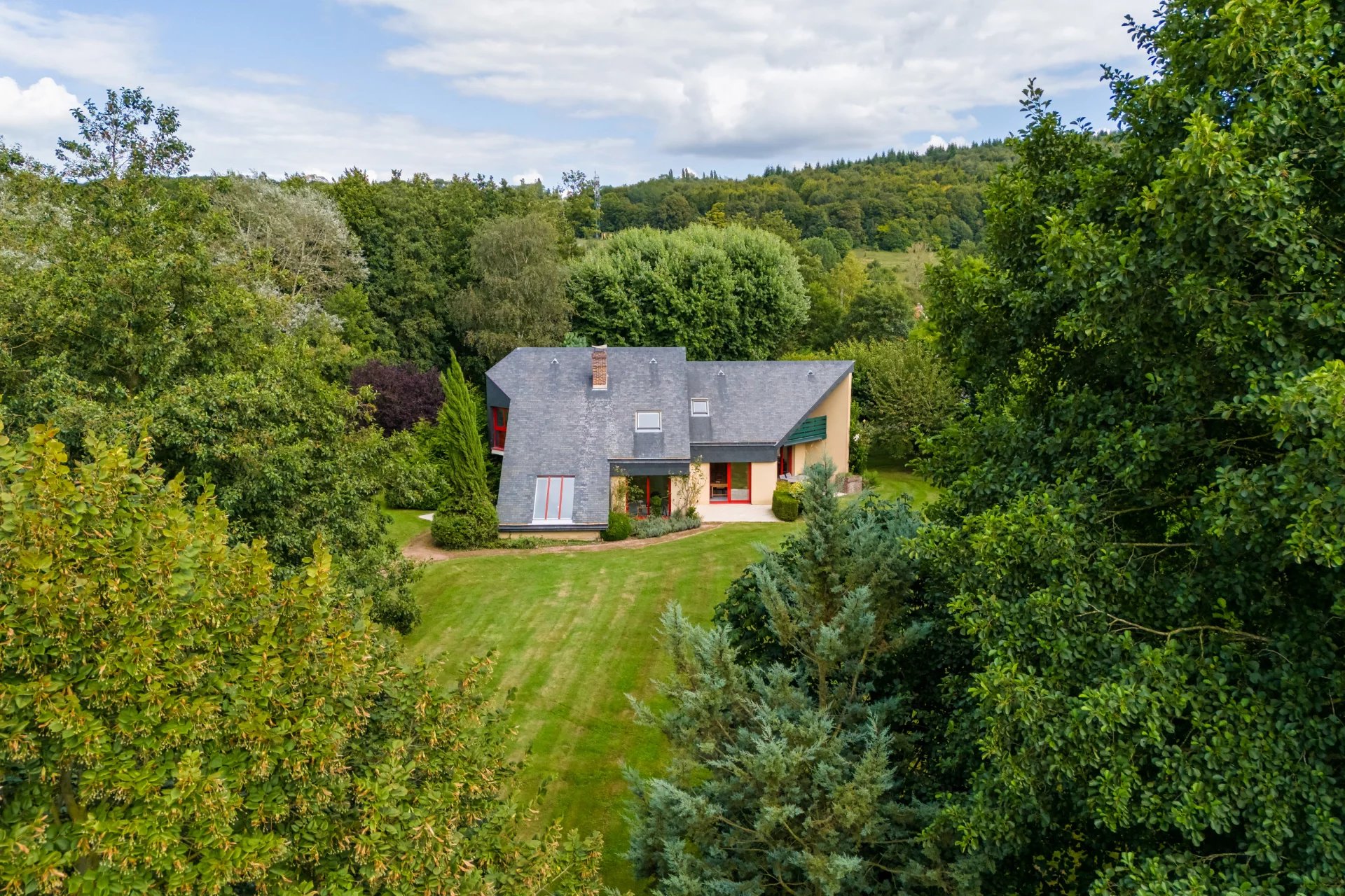 Custom-built house for sale - 190 sq.m (2,045 sq ft) - 7 main rooms - 5 bedrooms - 1.30 hrs from Paris, 15 mins from Lyons-la-Forêt, 30 mins from Rouen