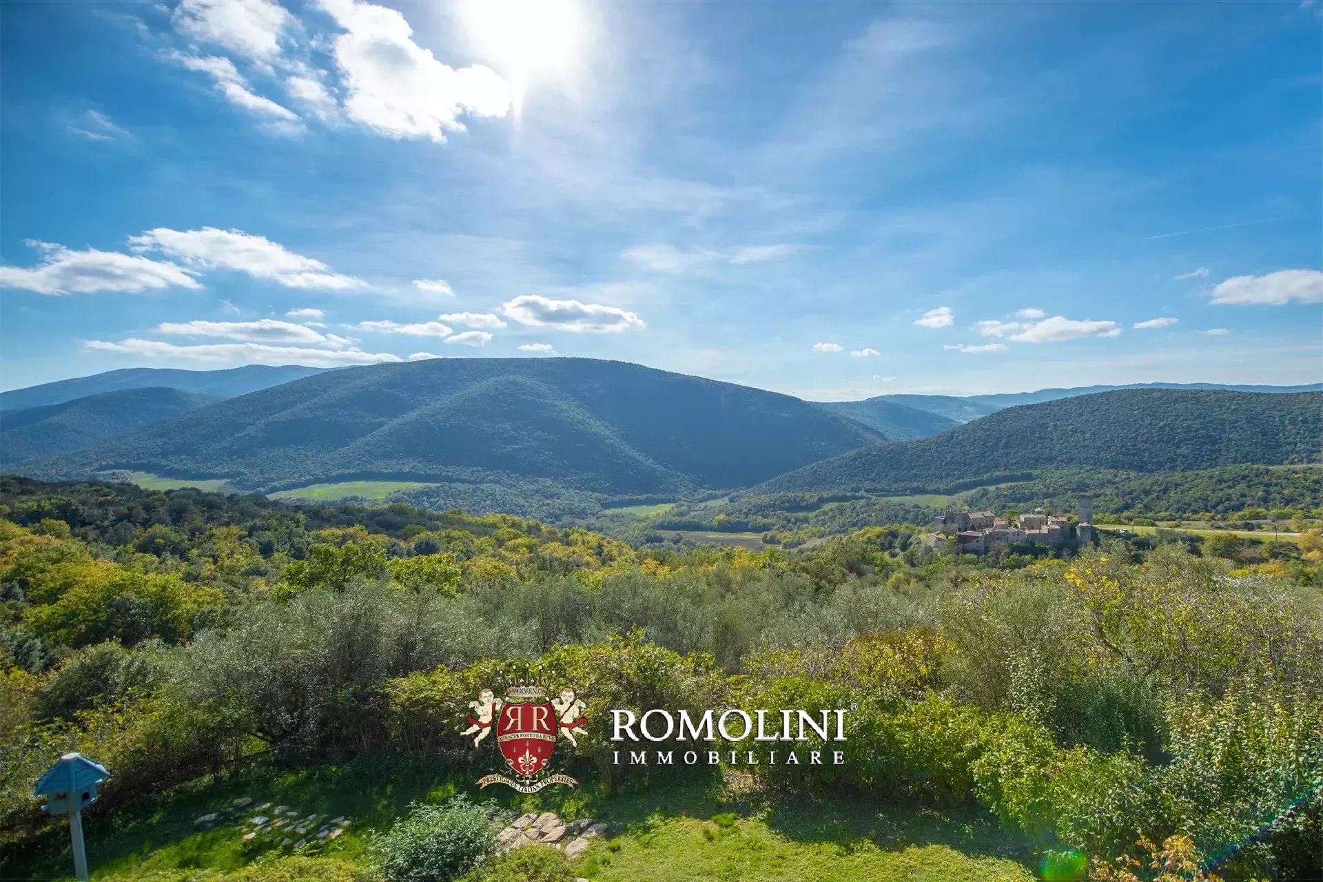 BORGO RISTRUTTURATO CON PISCINA IN VENDITA A UMBERTIDE