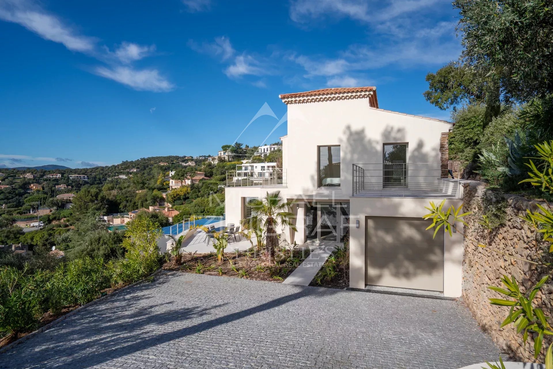 4 Bedroom Villa/Townhouse's Image 7