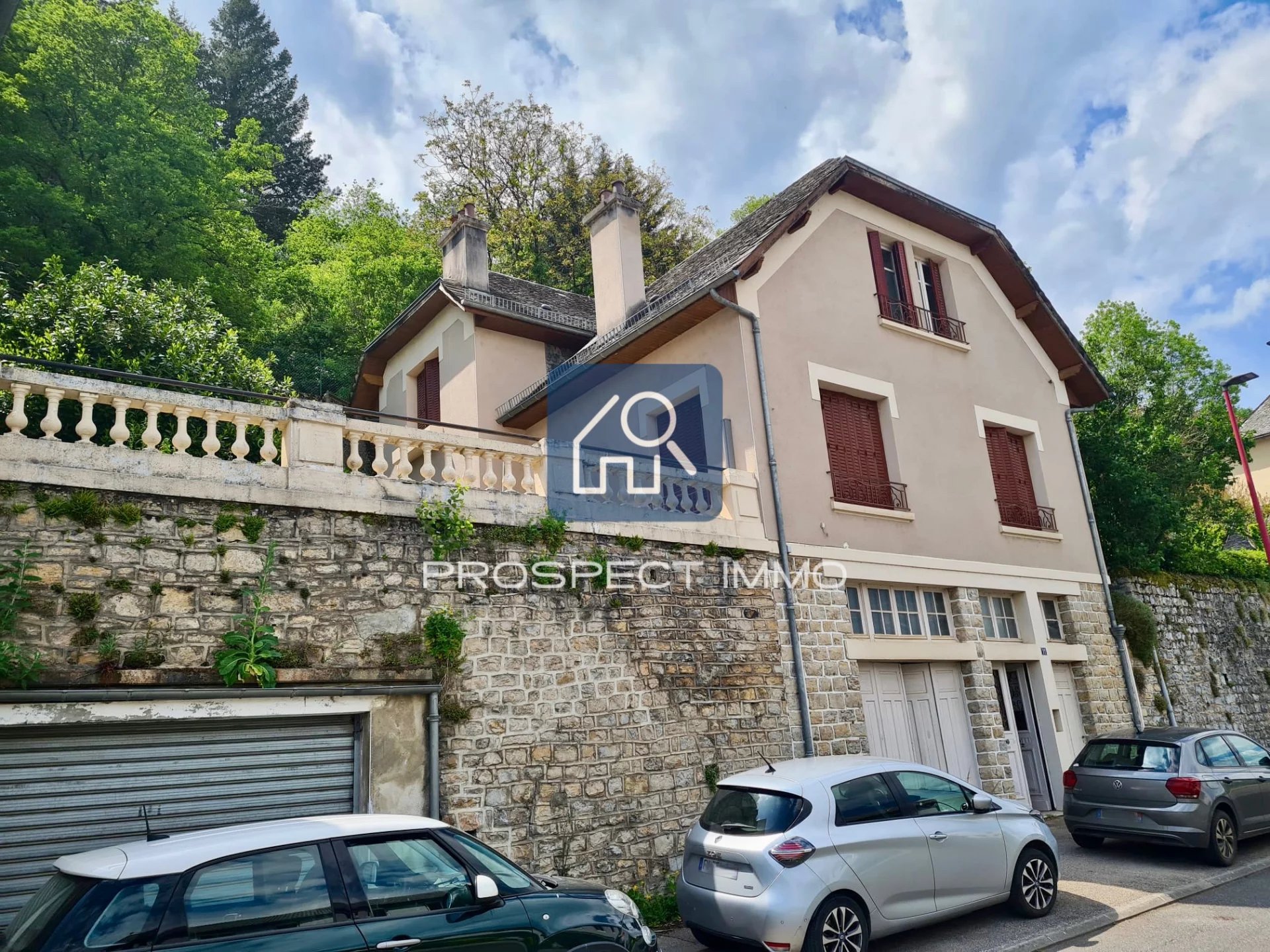 Maison type 6 avec terrain et garages