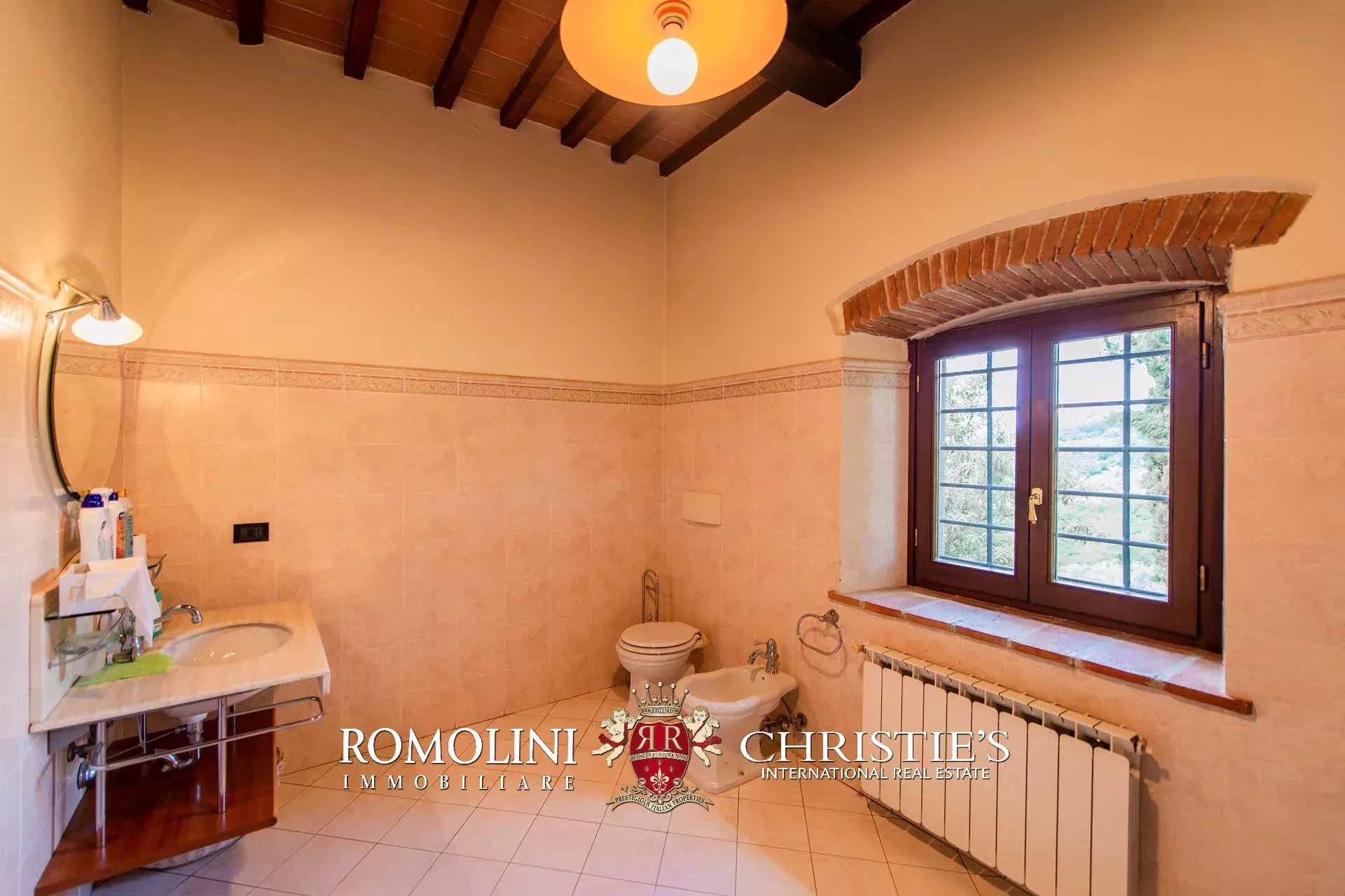 6 Bedroom Villa/Townhouse's Image 33