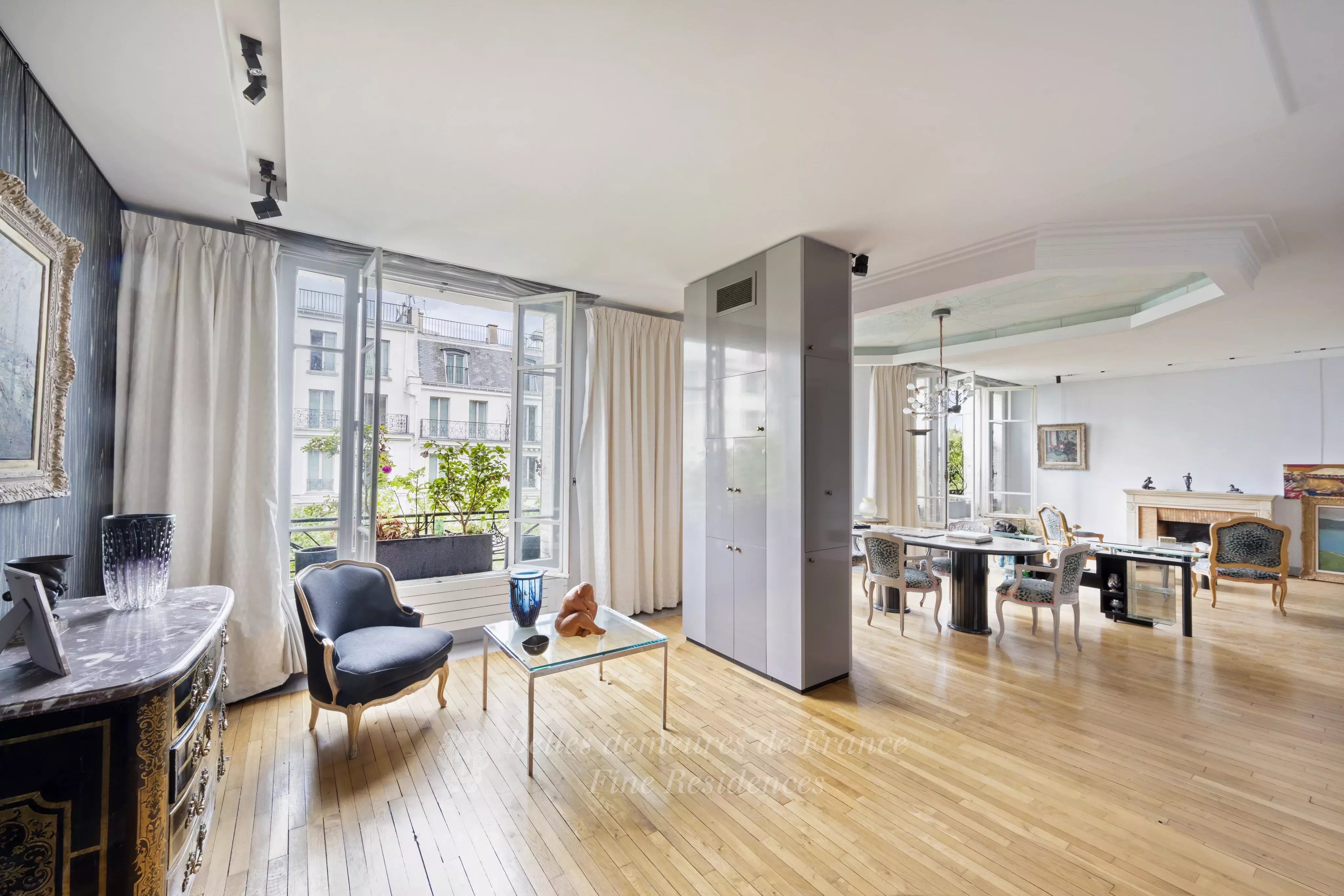 Sale Apartment Paris 7th