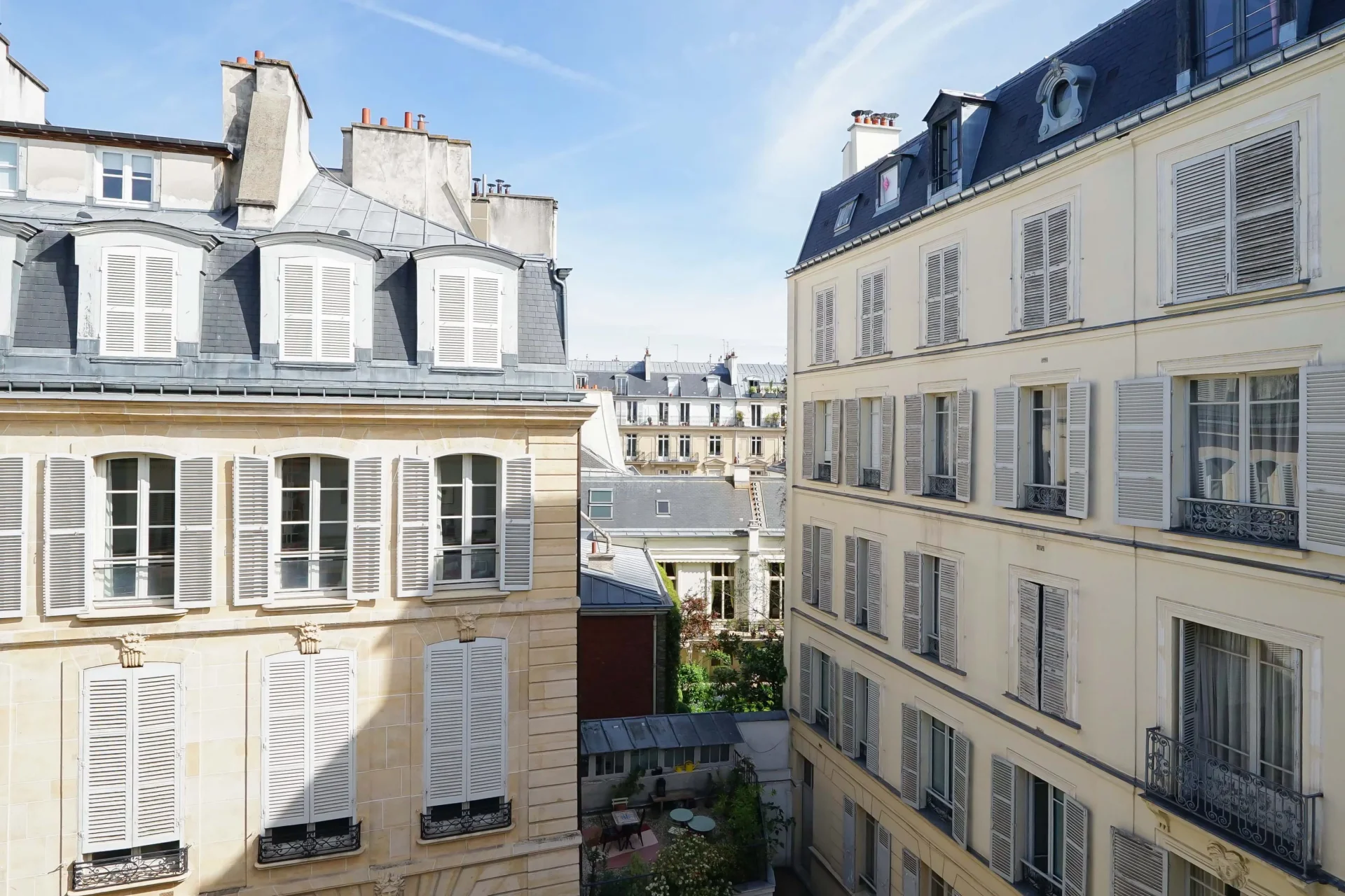 Paris 7e - RUE DU BAC