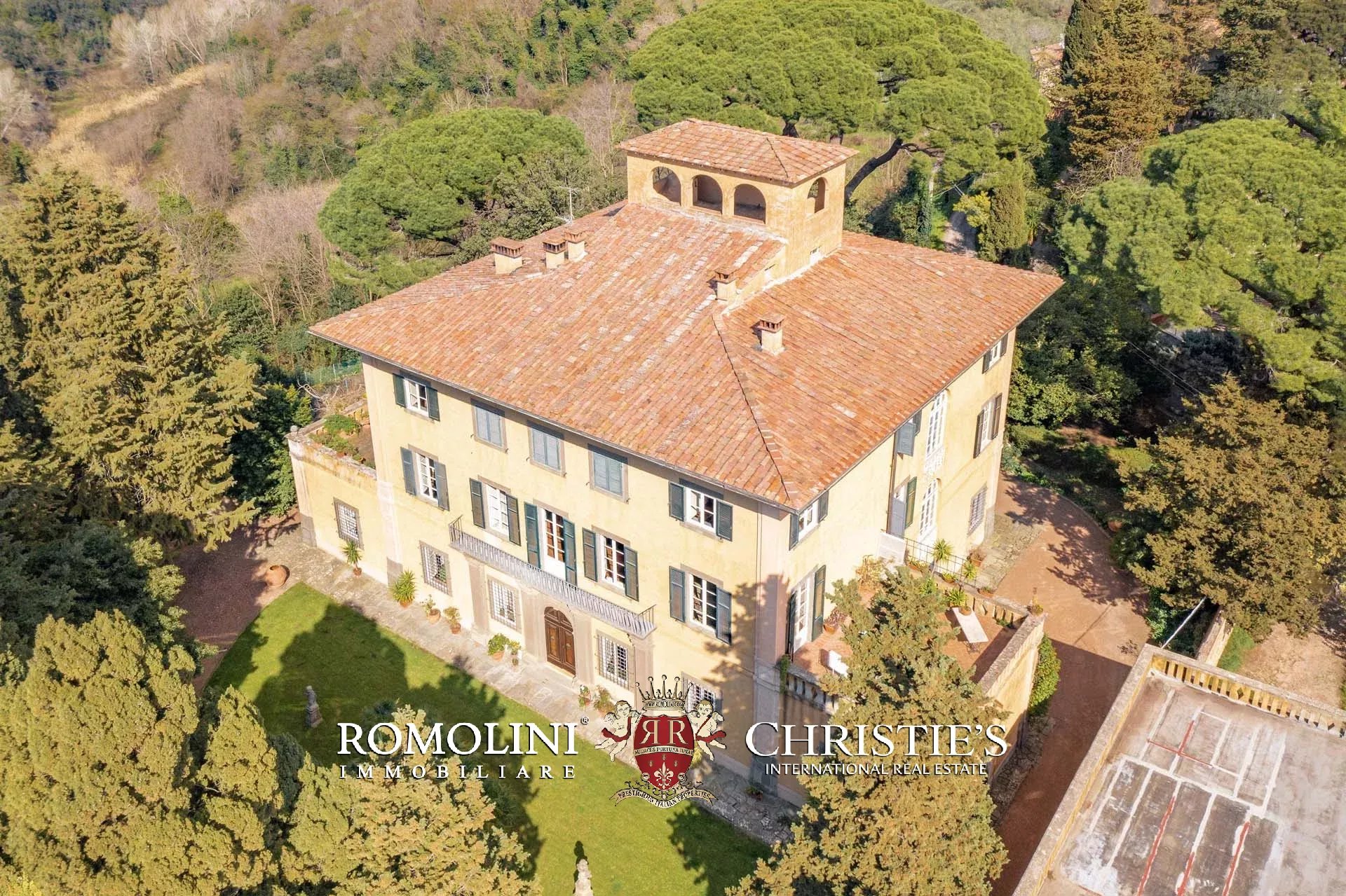LUXURY PERIOD VILLA FOR SALE NEAR PISA, TUSCANY