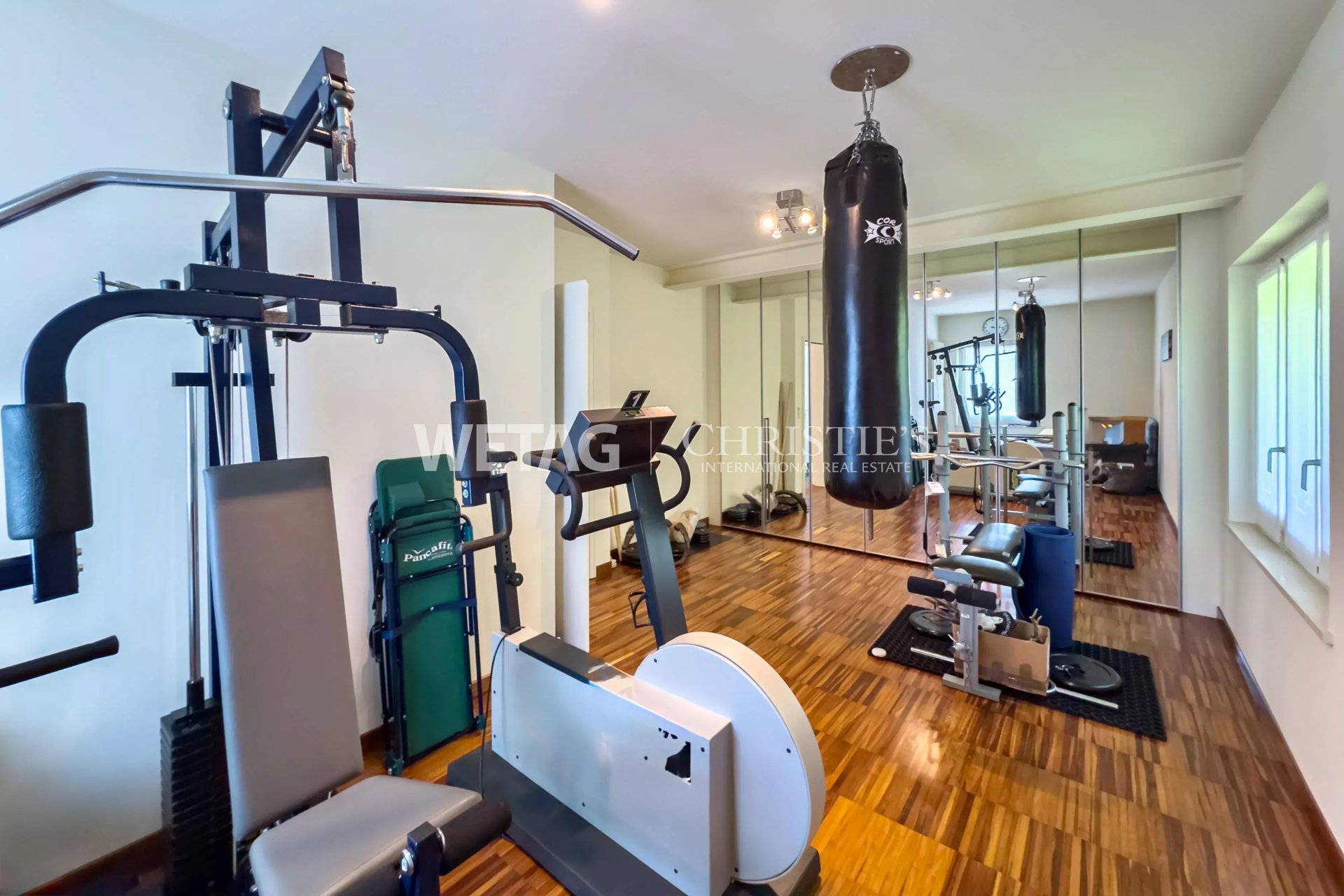 4 Bedroom Villa/Townhouse's Image 8