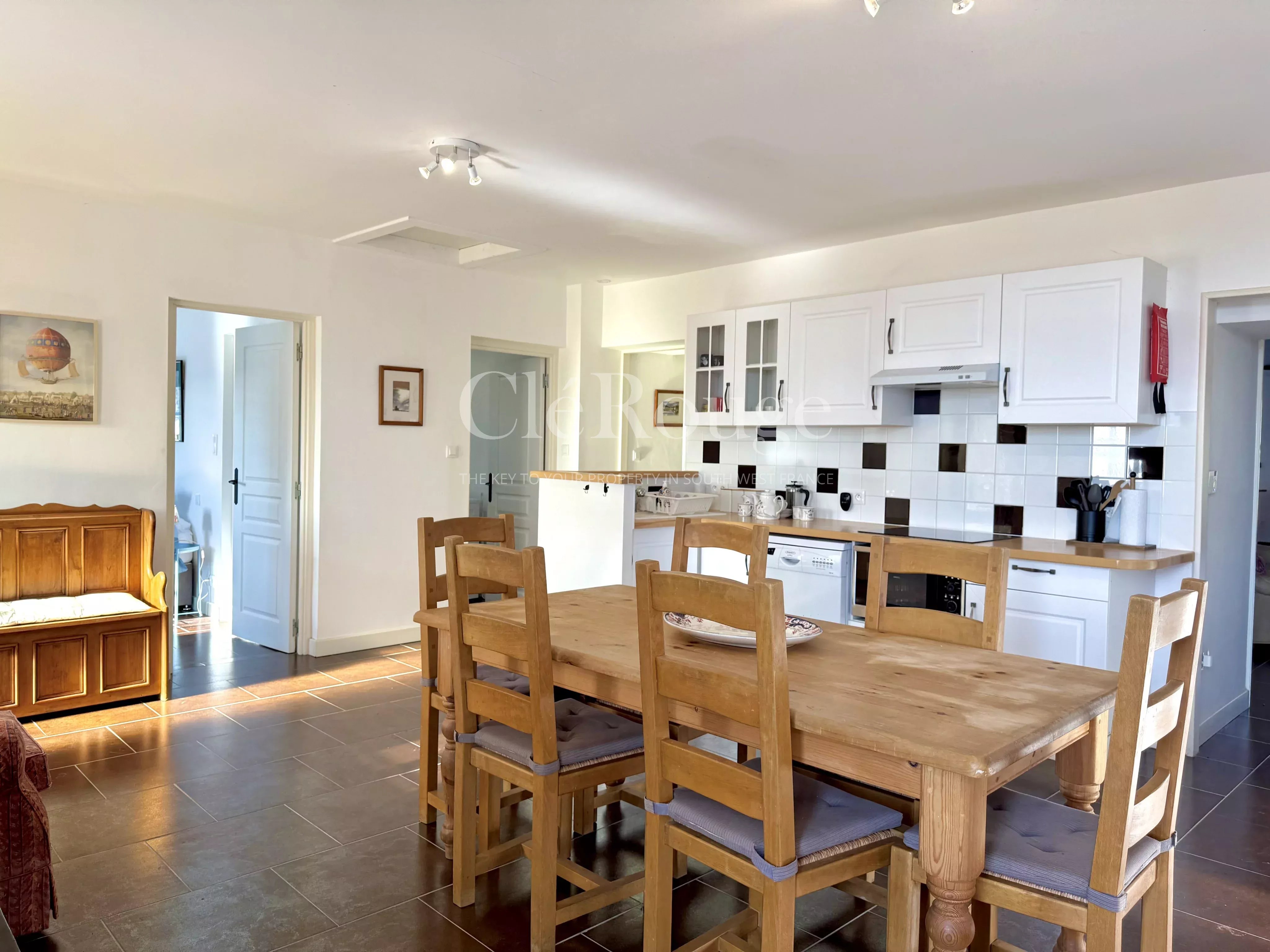 Elégante propriété en pierre avec 2 gîtes, piscine et grange située dans le triangle d'or entre Duras et Eymet