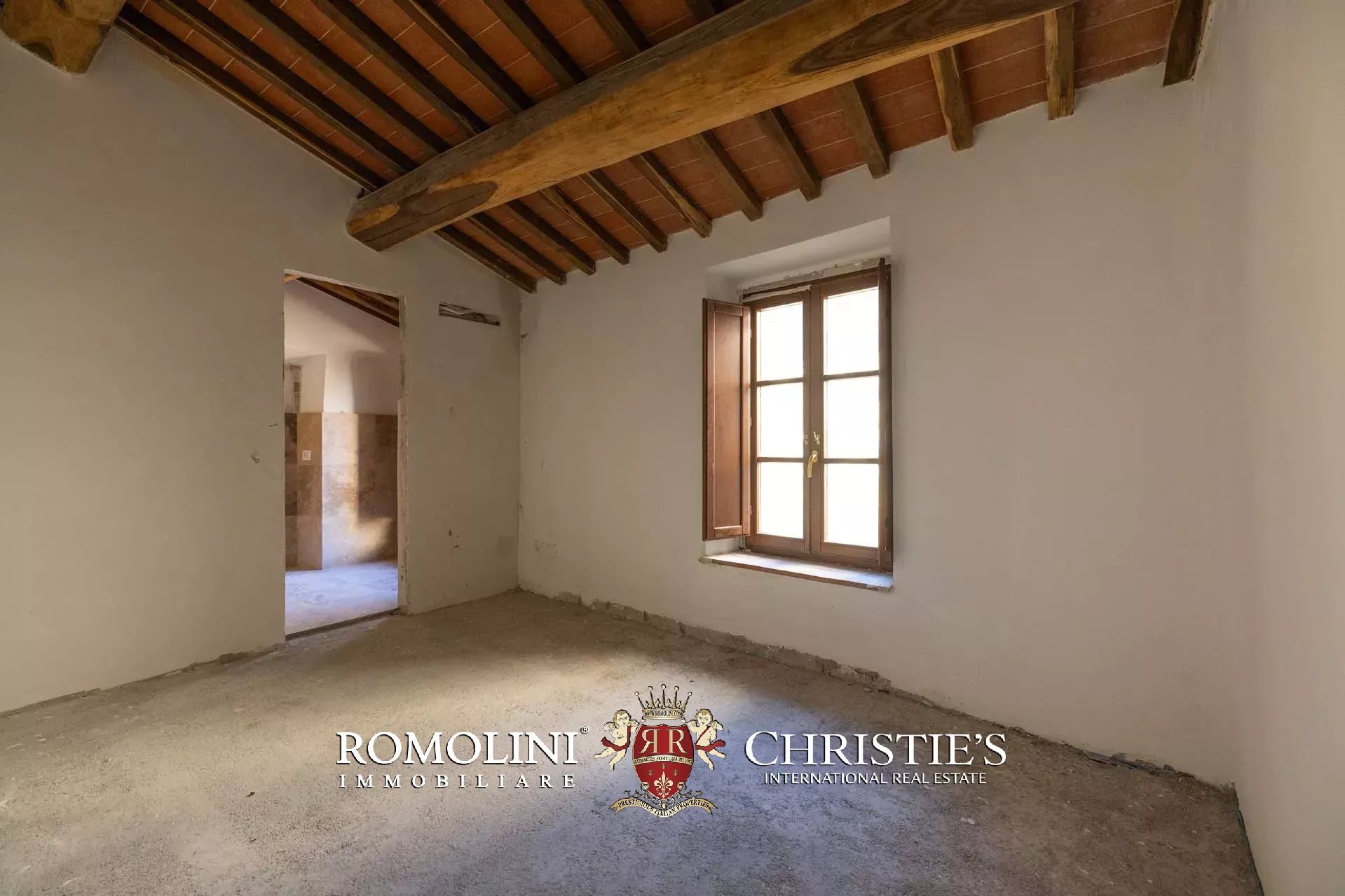 6 Bedroom Villa/Townhouse's Image 30