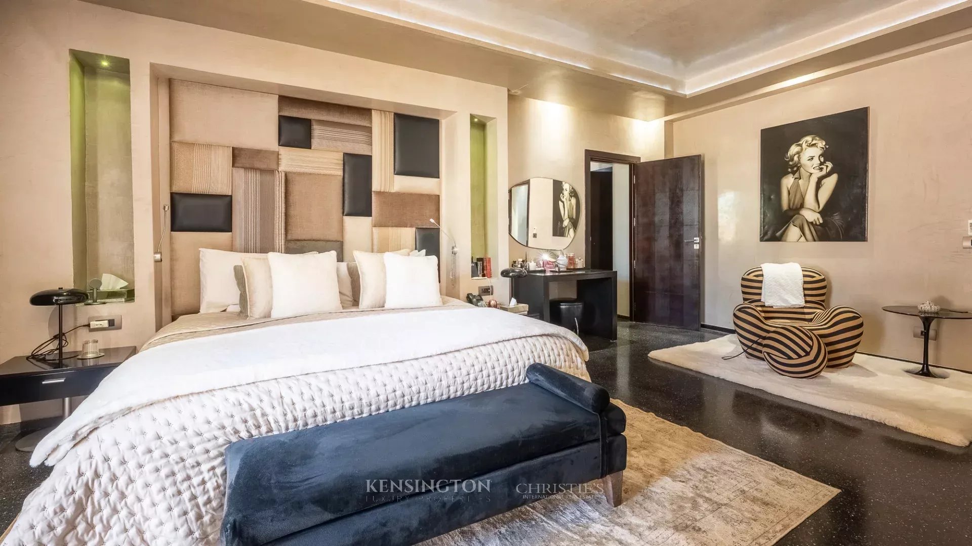 6 Bedroom Villa/Townhouse's Image 22