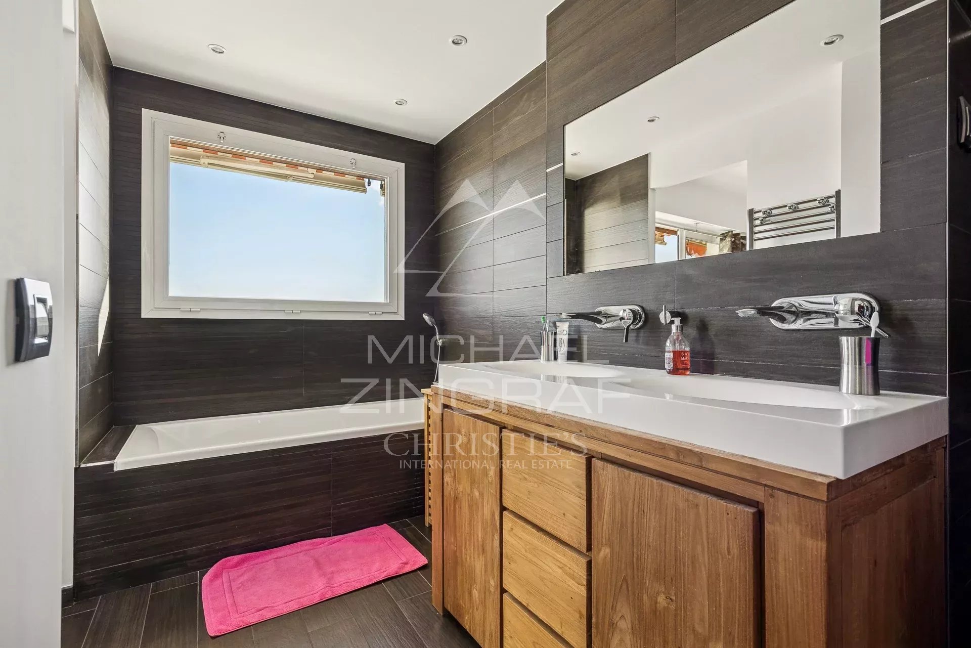 3 Bedroom Apartment/Flat's Image 9
