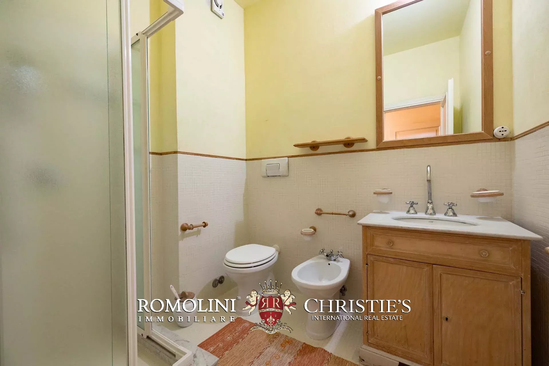 15 Bedroom Villa/Townhouse's Image 64