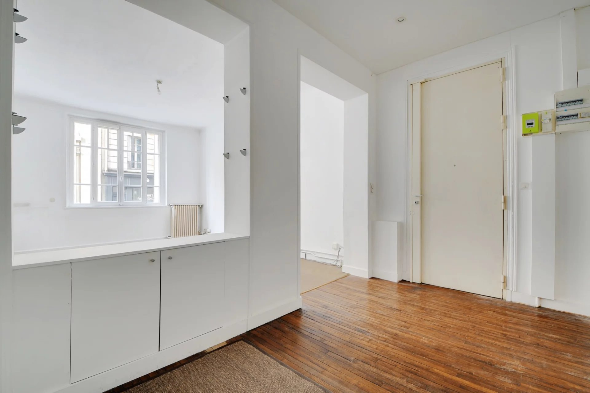 AUTEUIL- PROFESSION LIBERALE 2 pièces 52m² RDC surélevé