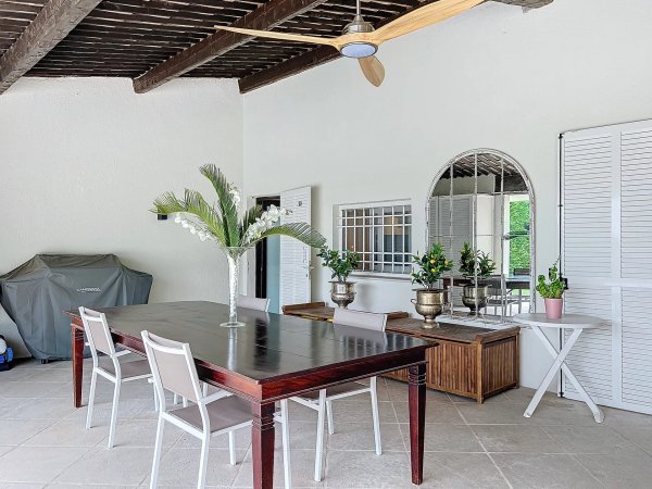 RENOVATED VILLA - DOMAINE DES HAUTS DE VAUGRENIER — photo 7