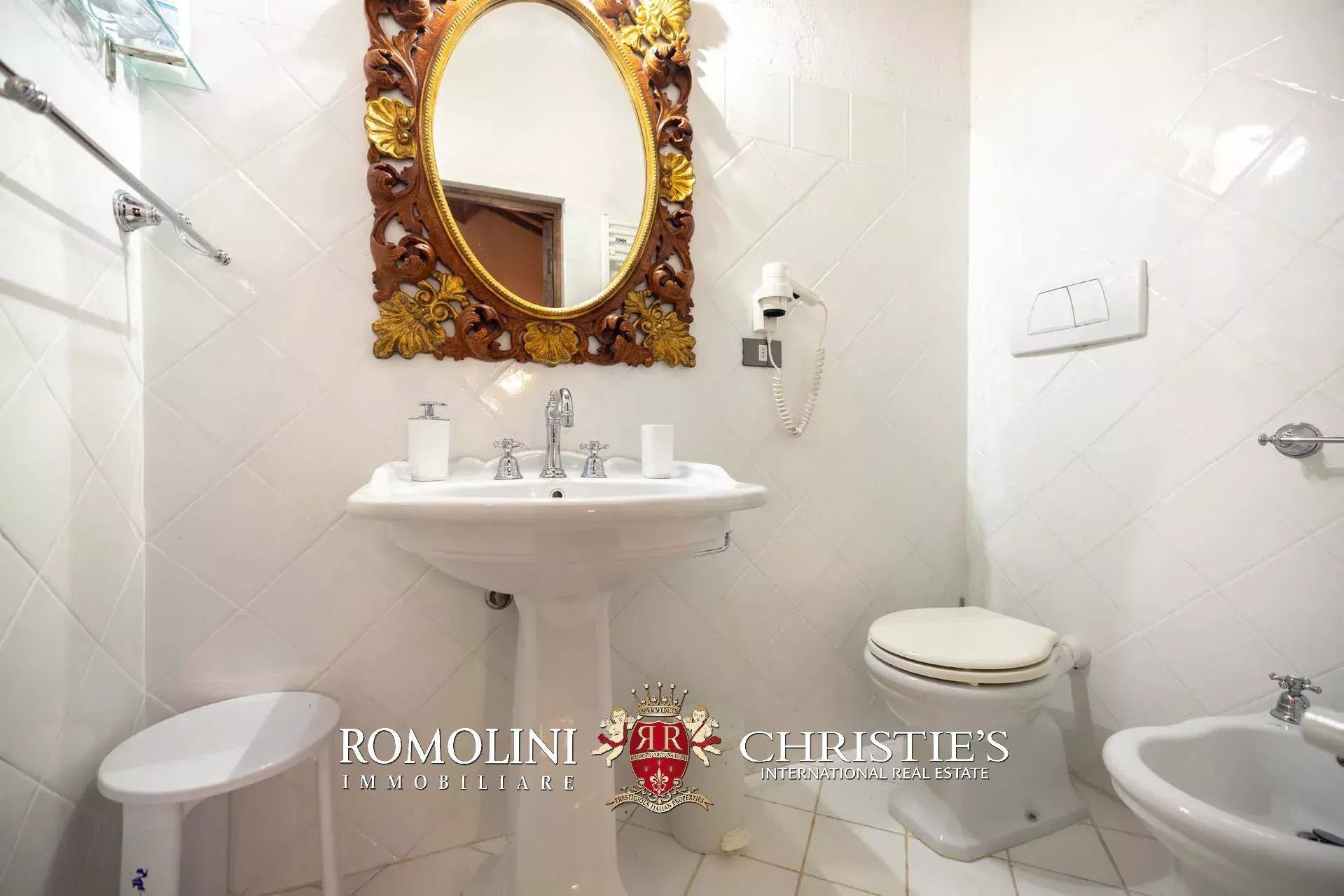 10 Bedroom Villa/Townhouse's Image 60