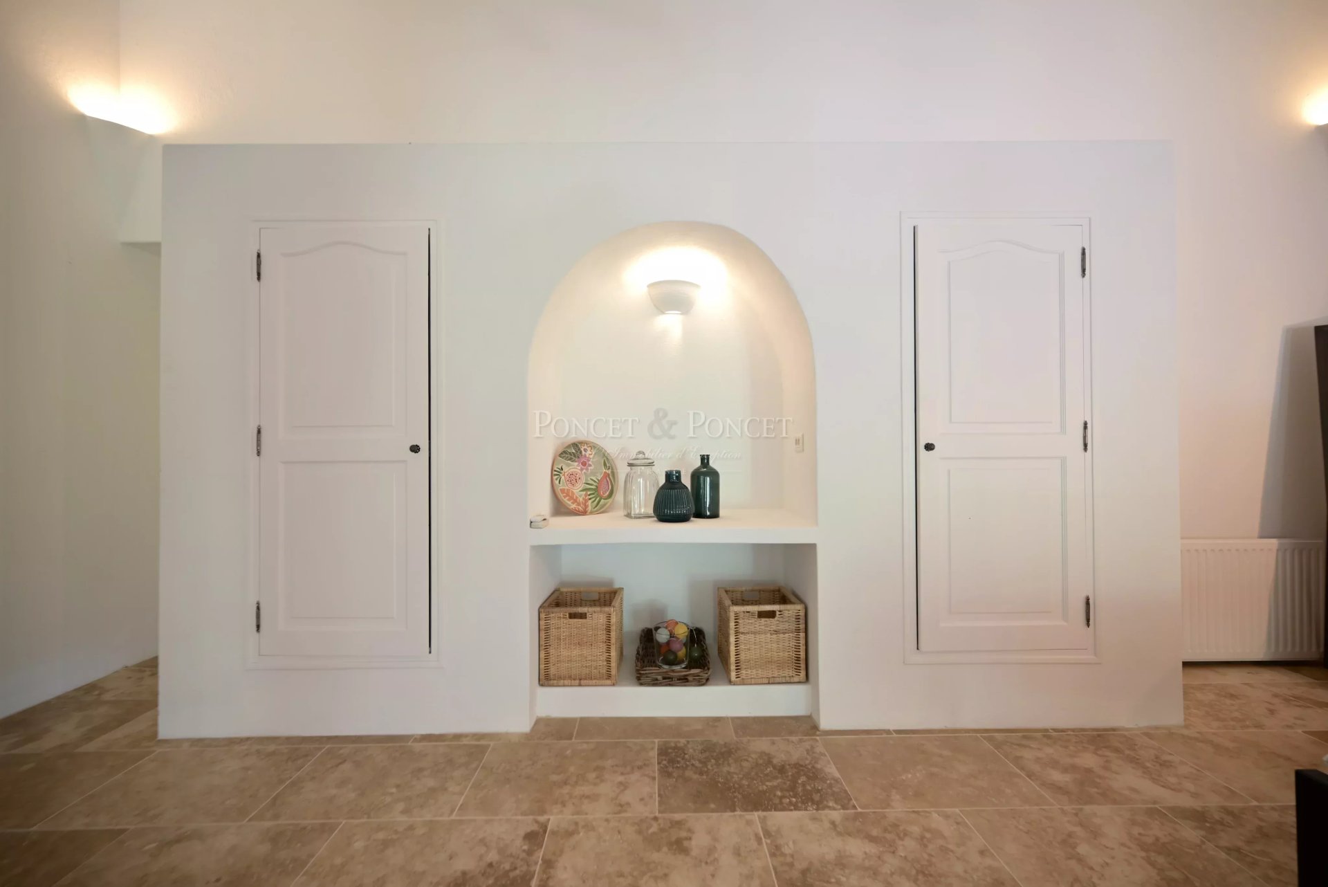 13 Bedroom Villa/Townhouse's Image 10