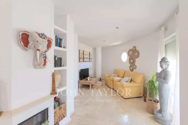 Duplex Penthouse with Private Lift Access in Santa Eulalia del Río — photo 5