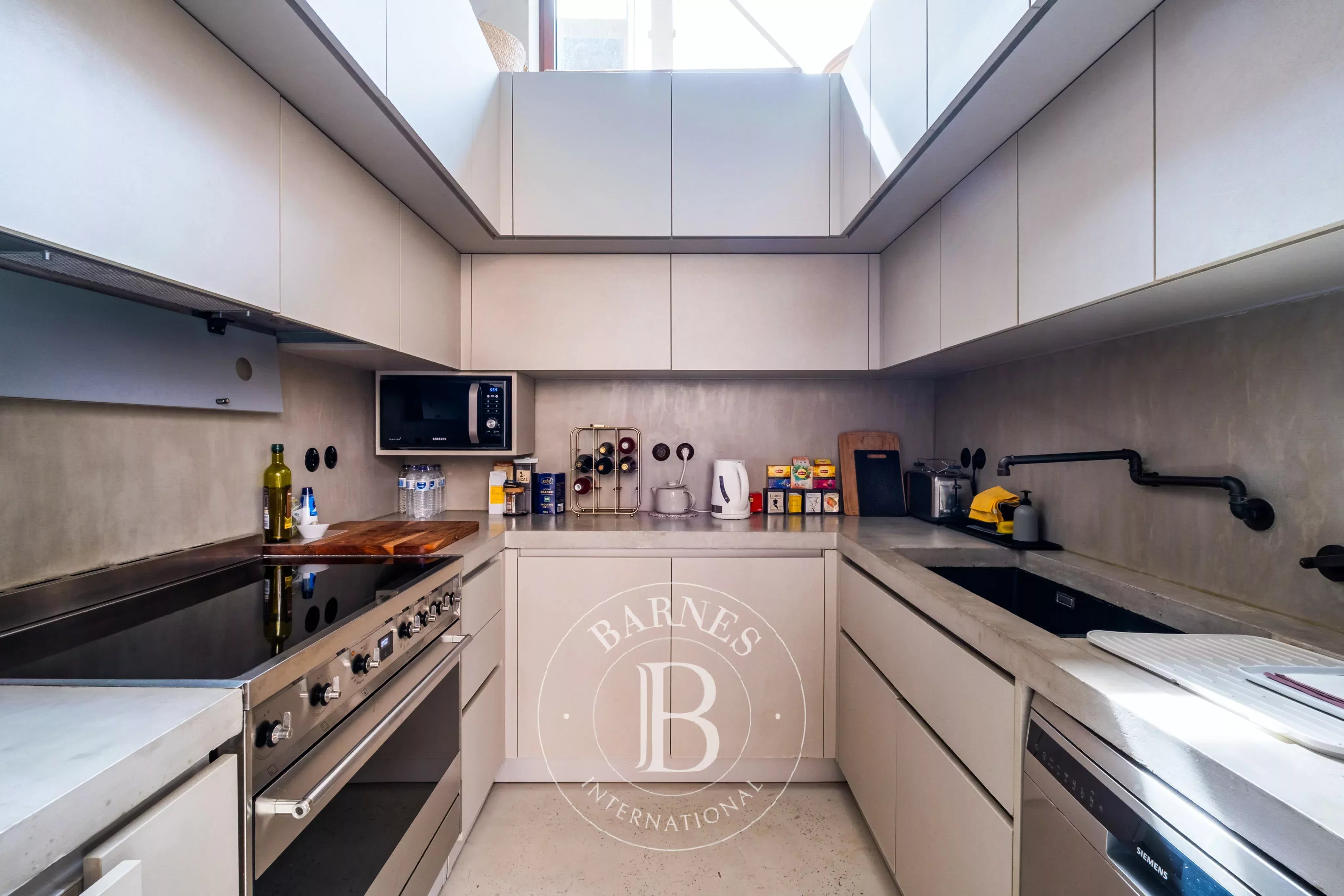 Maison contemporaine avec vue sur le fleuve