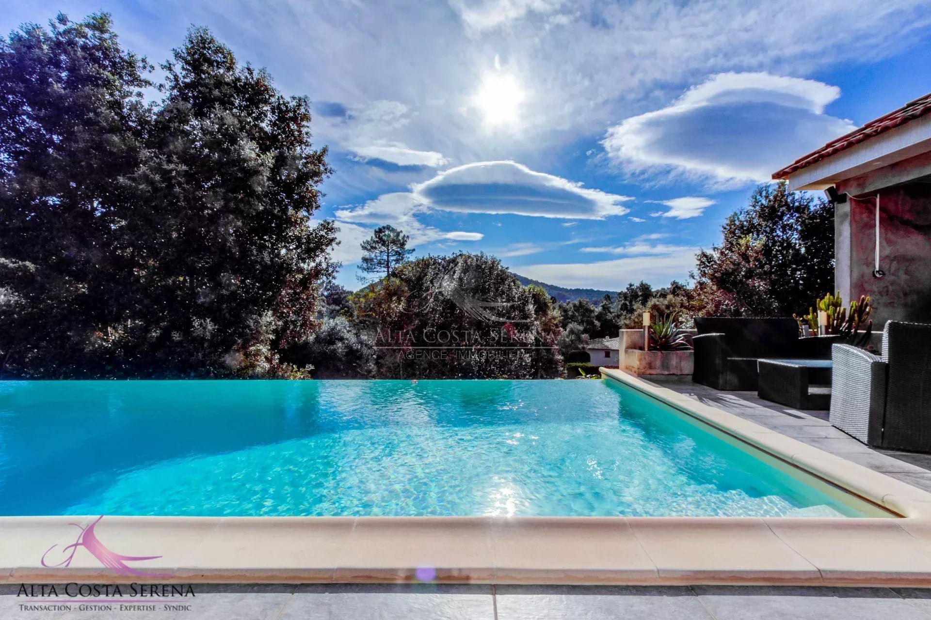 Agence immobilière de 