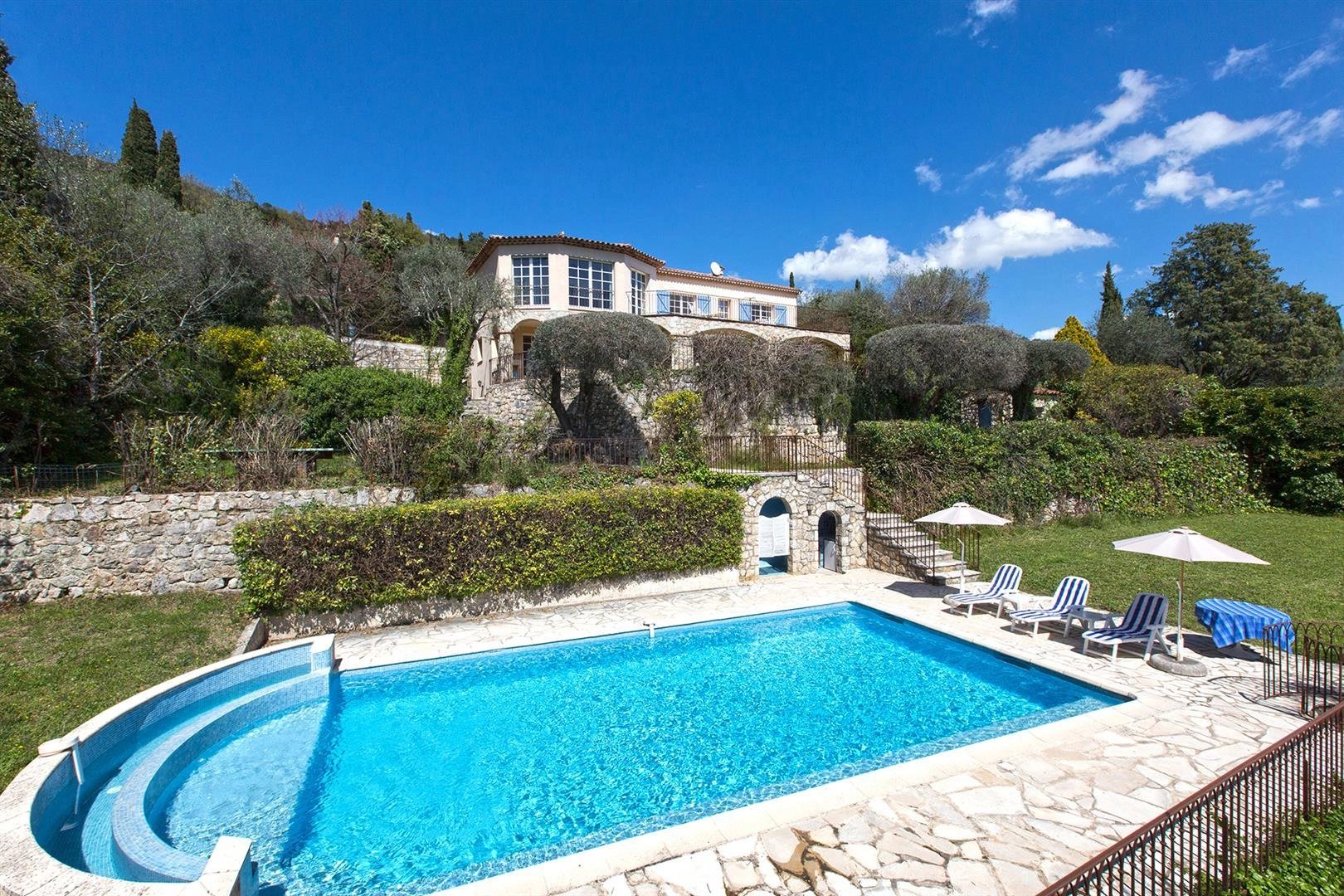 Qlistings - 5 Bedrooms - Villa - Alpes-Maritimes - For Sale - 5842 Property Image