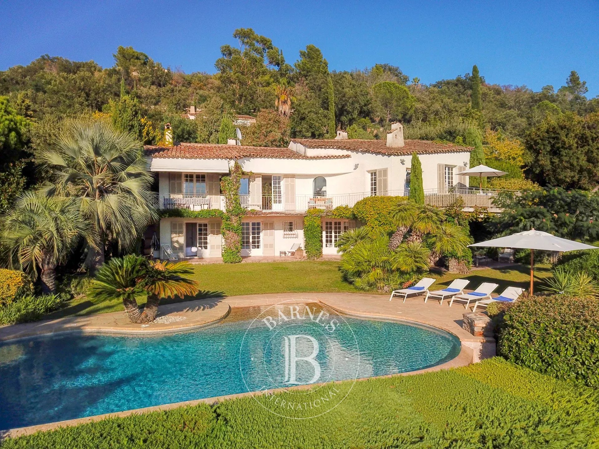 Villa Grimaud  -  ref 83459283 (picture 1)