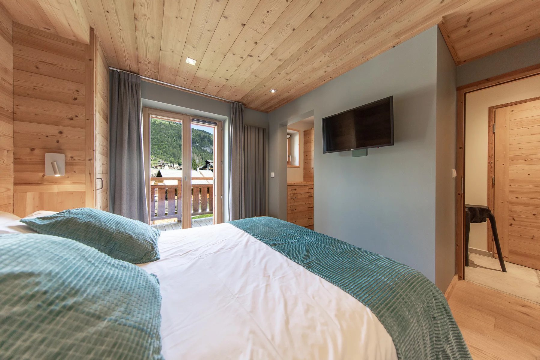 Photo of MORZINE - 5-bedroom chalet Morzine