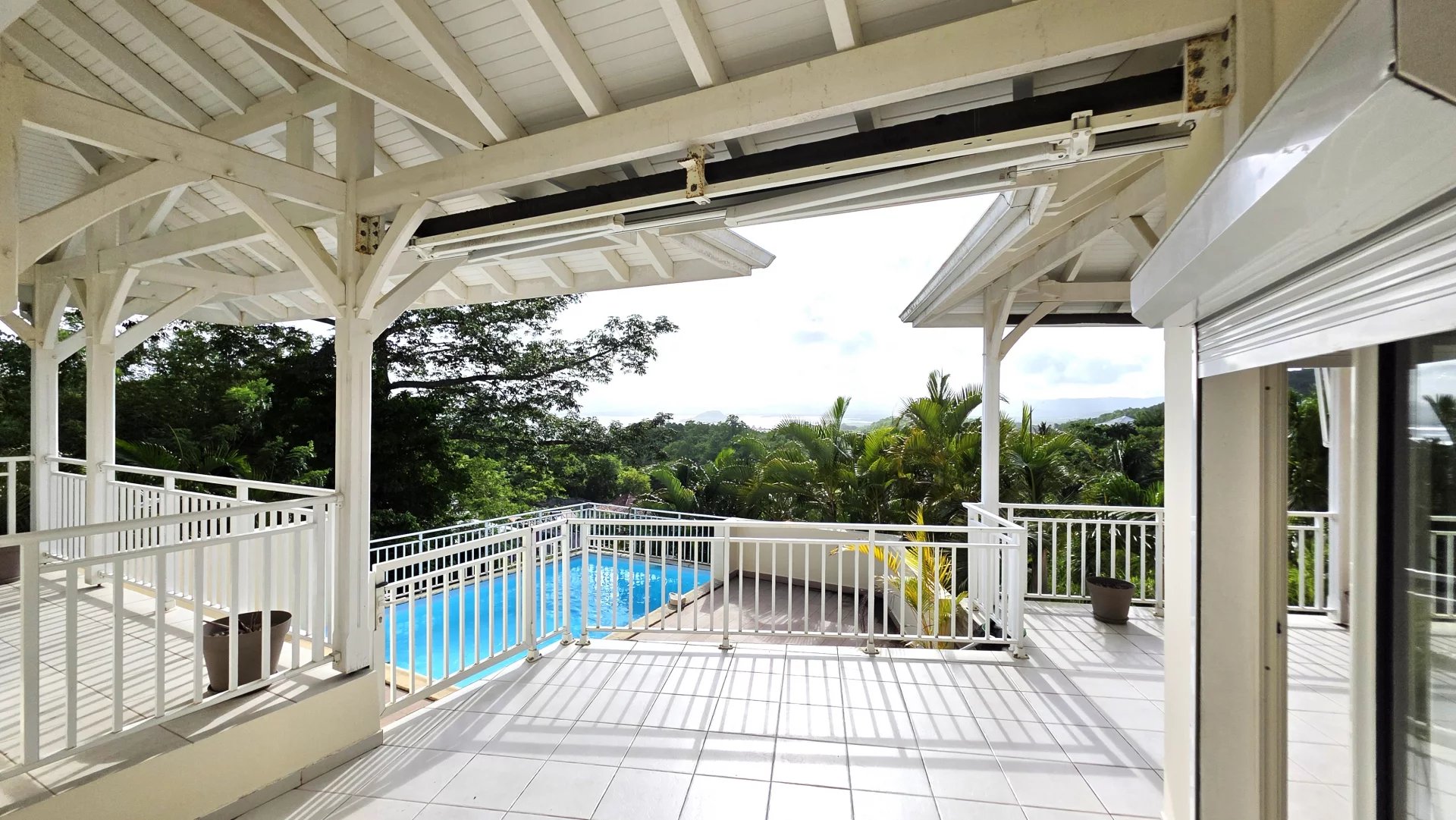 TROIS ILETS / VILLA DE TYPE 5 AVEC MAGNIFIQUE VUE MER