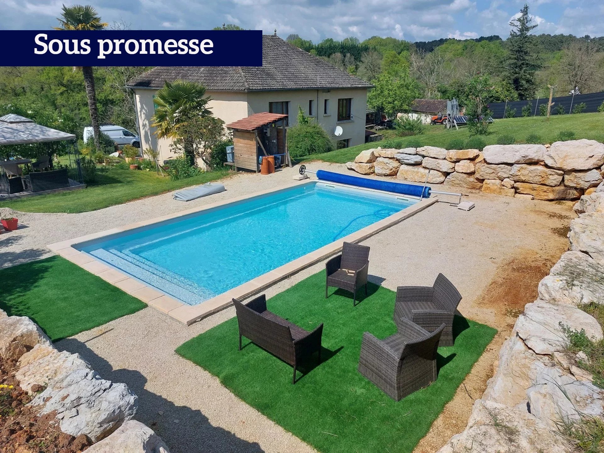 Maison, dépendances, piscine