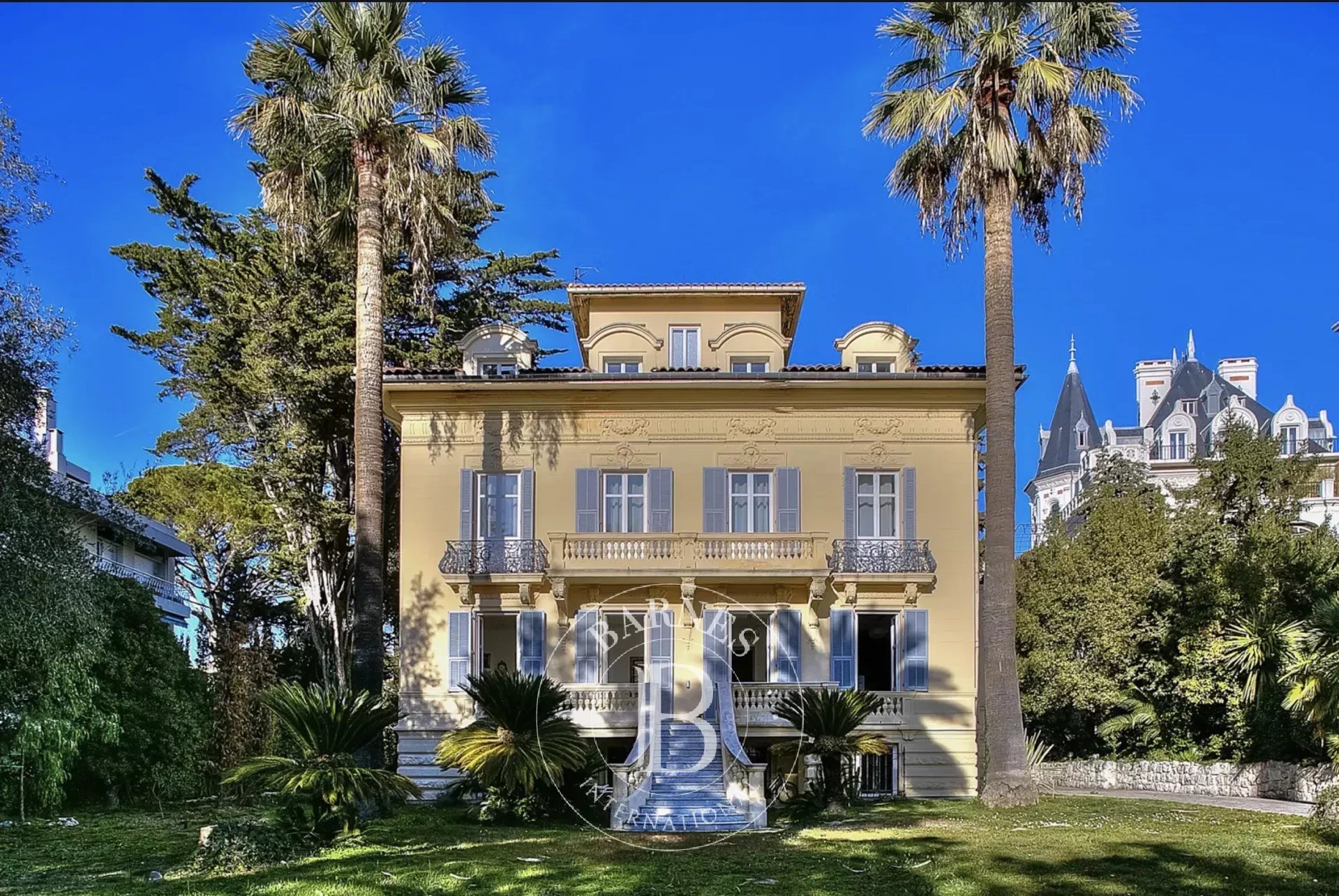 NICE - MAGNIFIQUE HÔTEL PARTICULIER