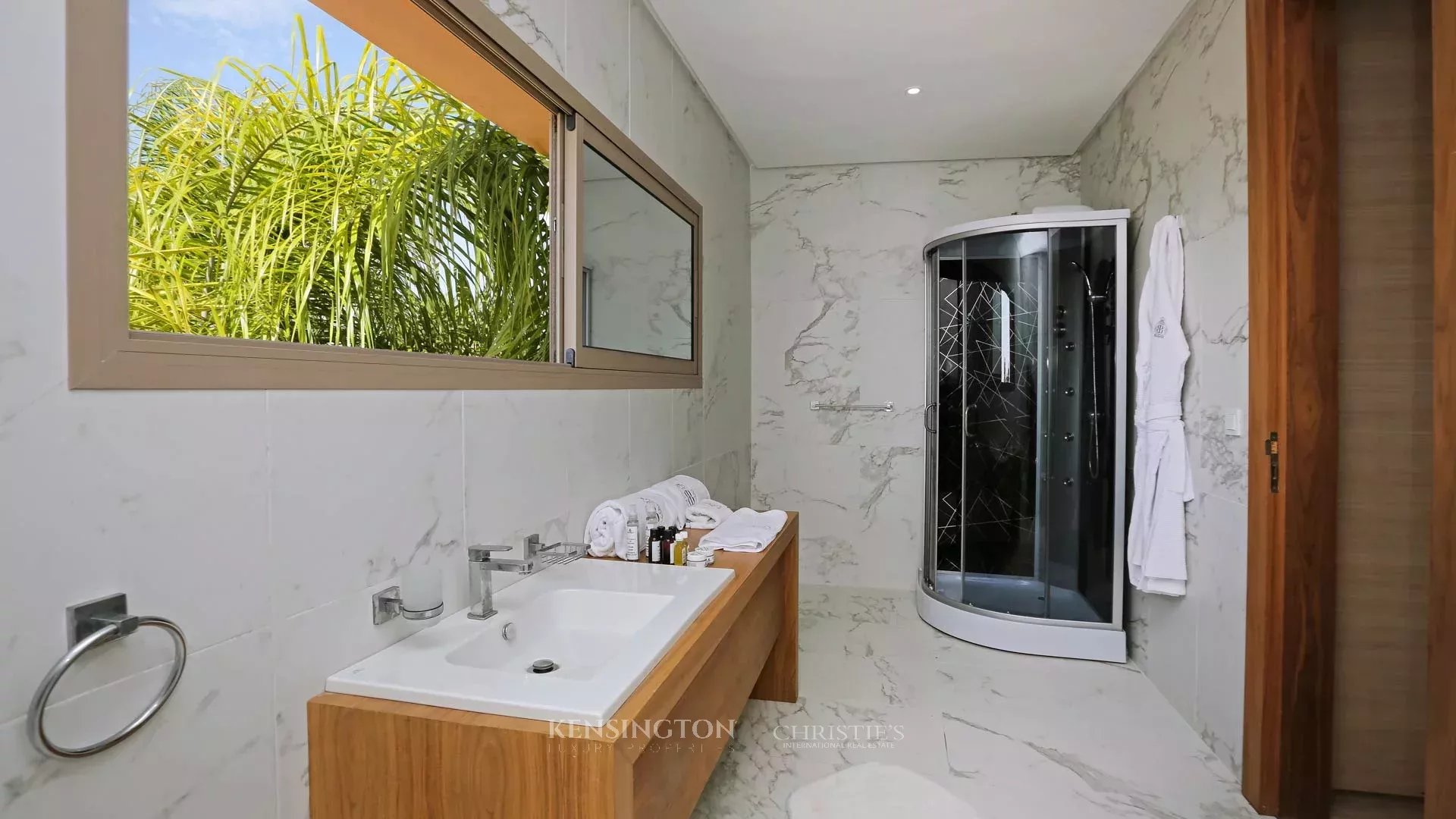 7 Bedroom Villa/Townhouse's Image 17