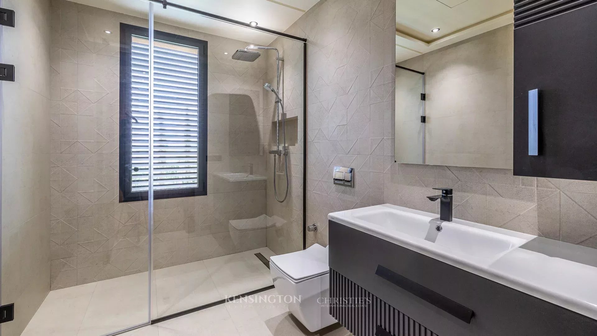 5 Bedroom Villa/Townhouse's Image 34