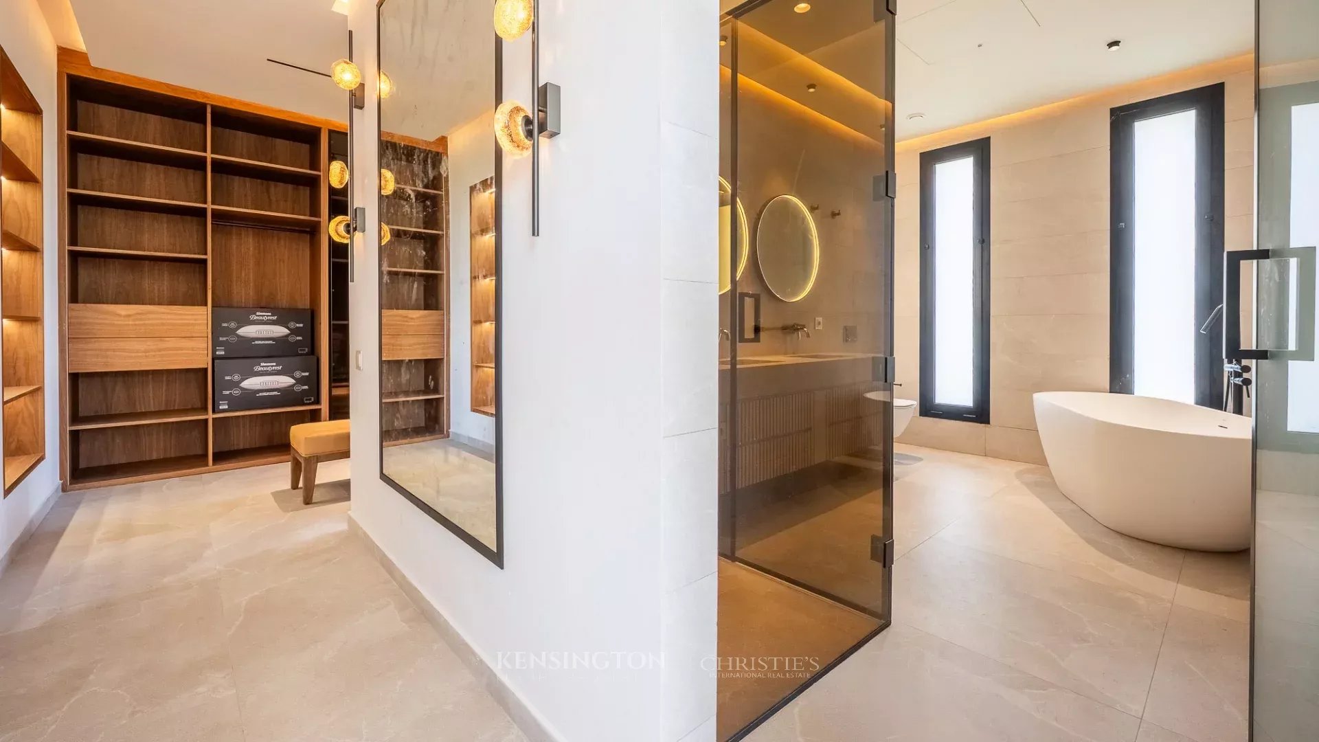 5 Bedroom Villa/Townhouse's Image 26