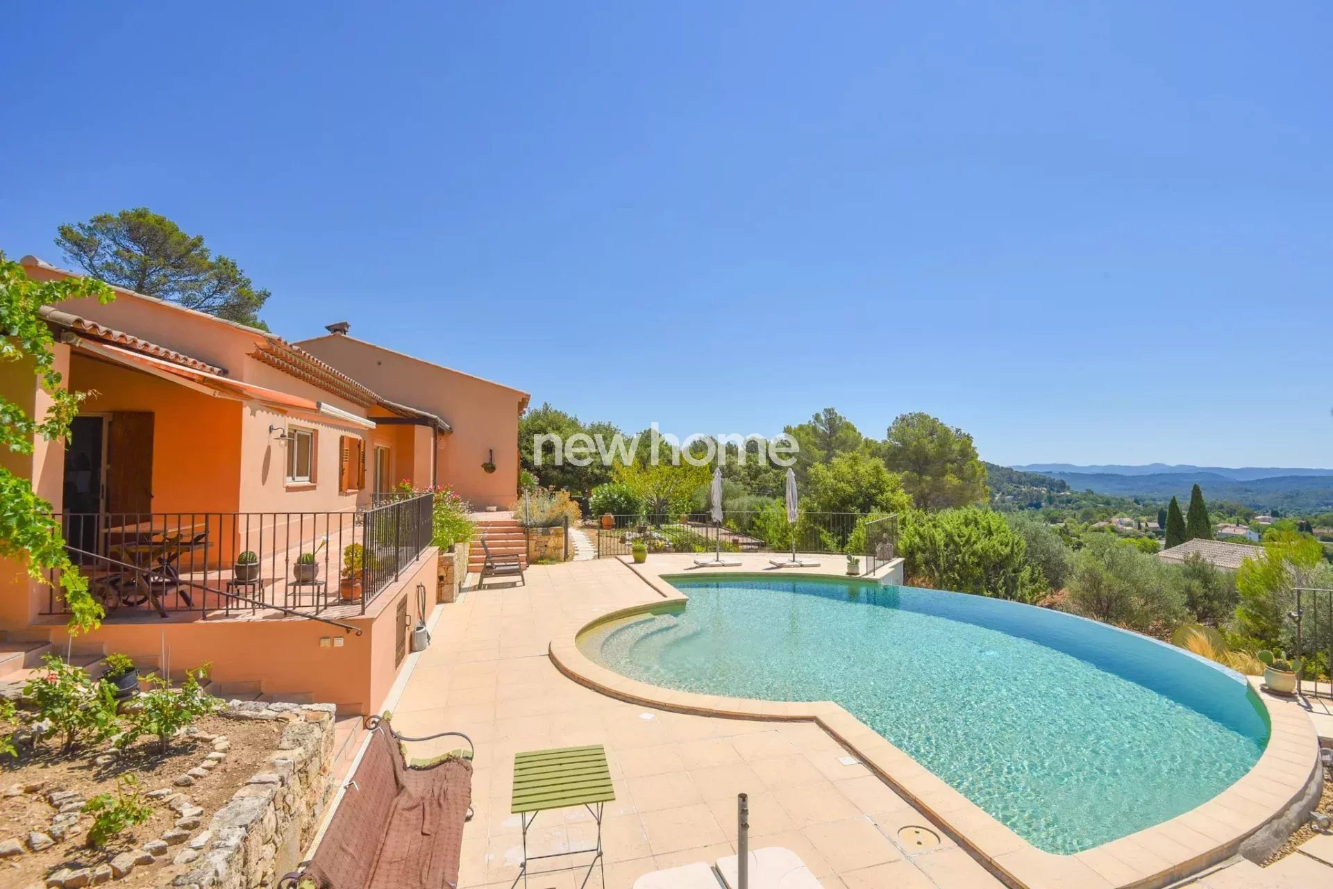 Propriété d'exception à Lorgues avec vue panoramique et appartement indépendant