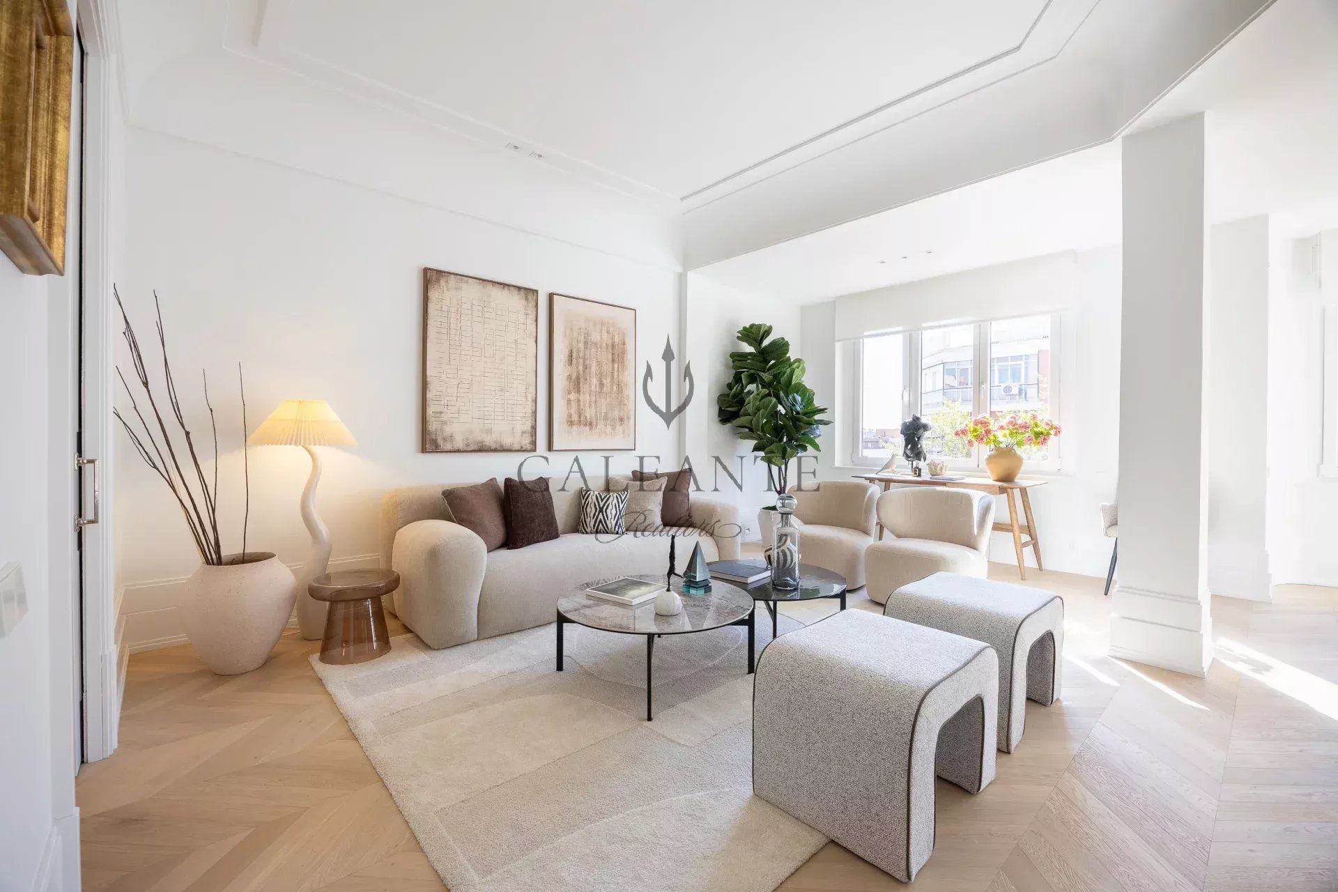 Sun-filled Signature Residence in iconic Juan Bravo - Image 4