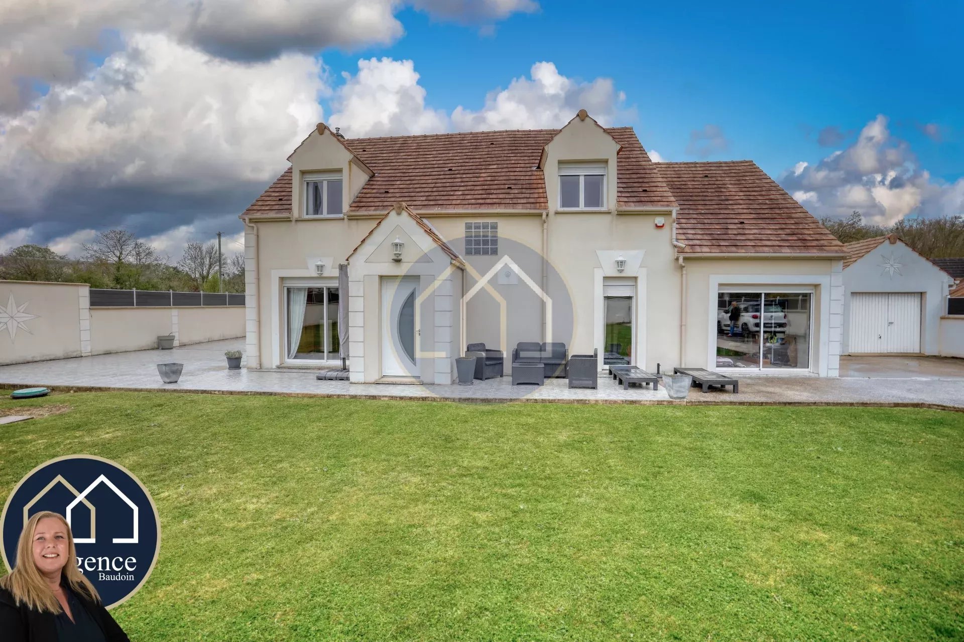 COUP DE CŒUR ASSURÉ – MAISON FAMILIALE RÉCENTE AUX BEAUX VOLUMES, 5 chambres,– 10 min Dreux / Houdan, jardin 1024m2, 5 chambres